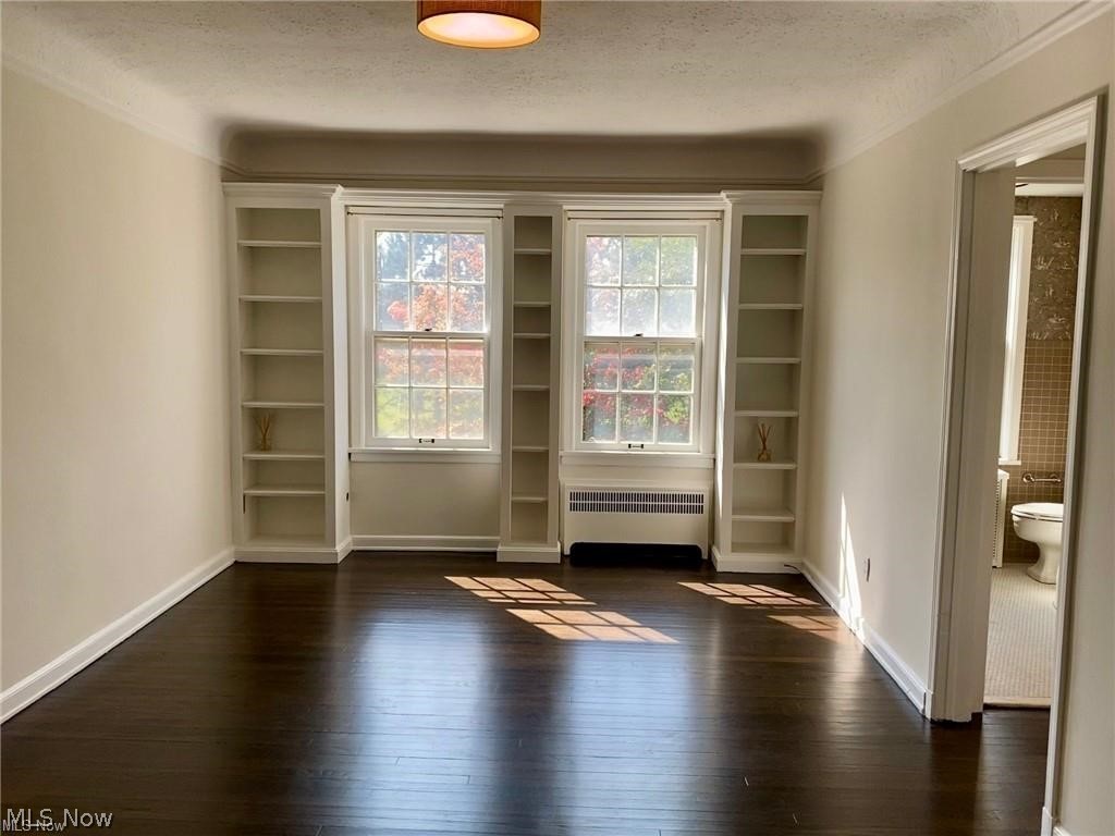 16300 Van Aken Boulevard 305C