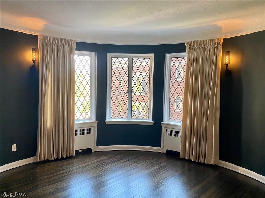 16300 Van Aken Boulevard 305C