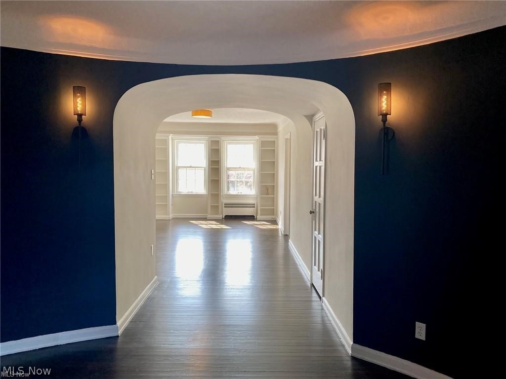 16300 Van Aken Boulevard 305C