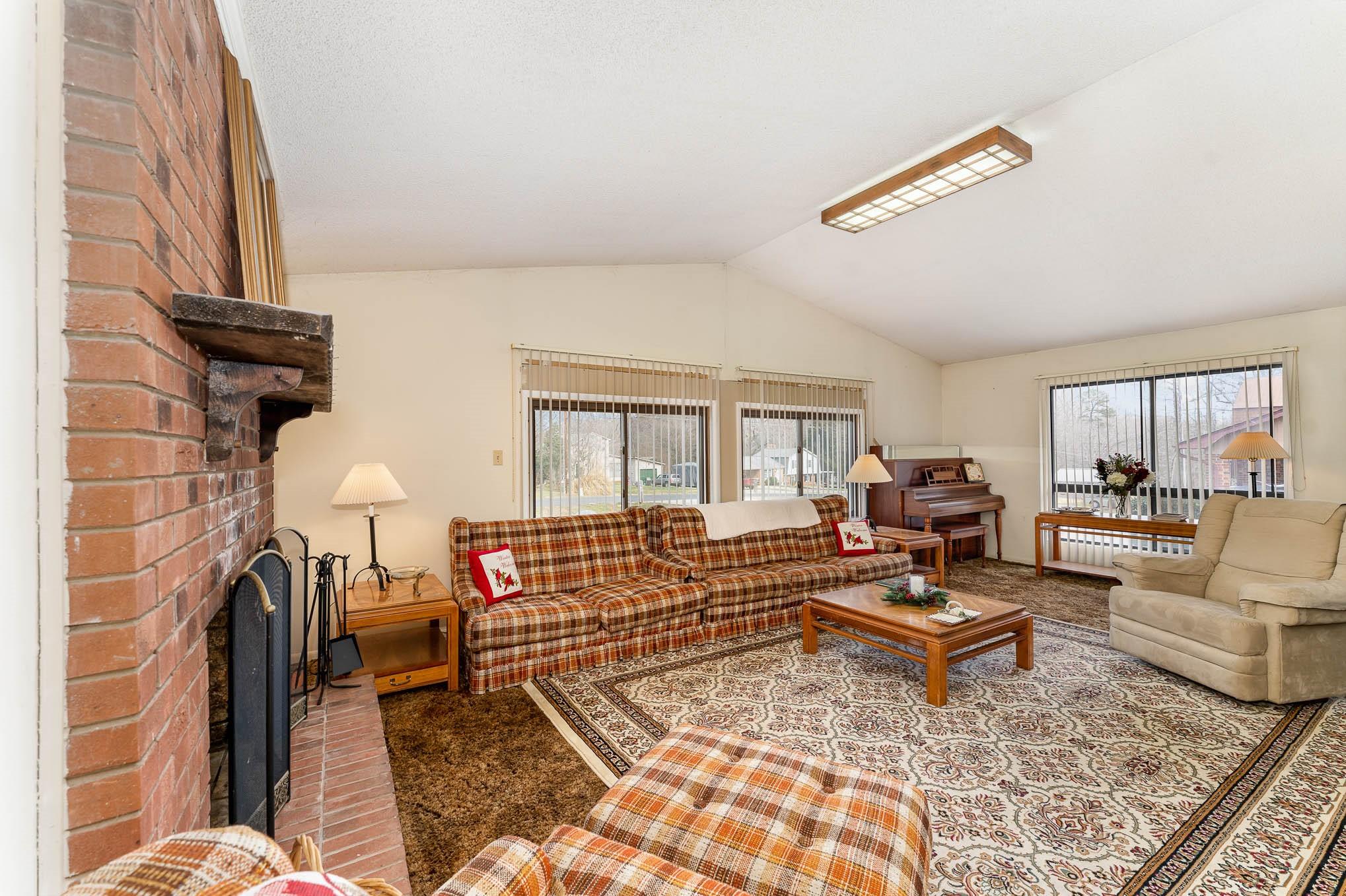 530 Acorn Oaks Drive