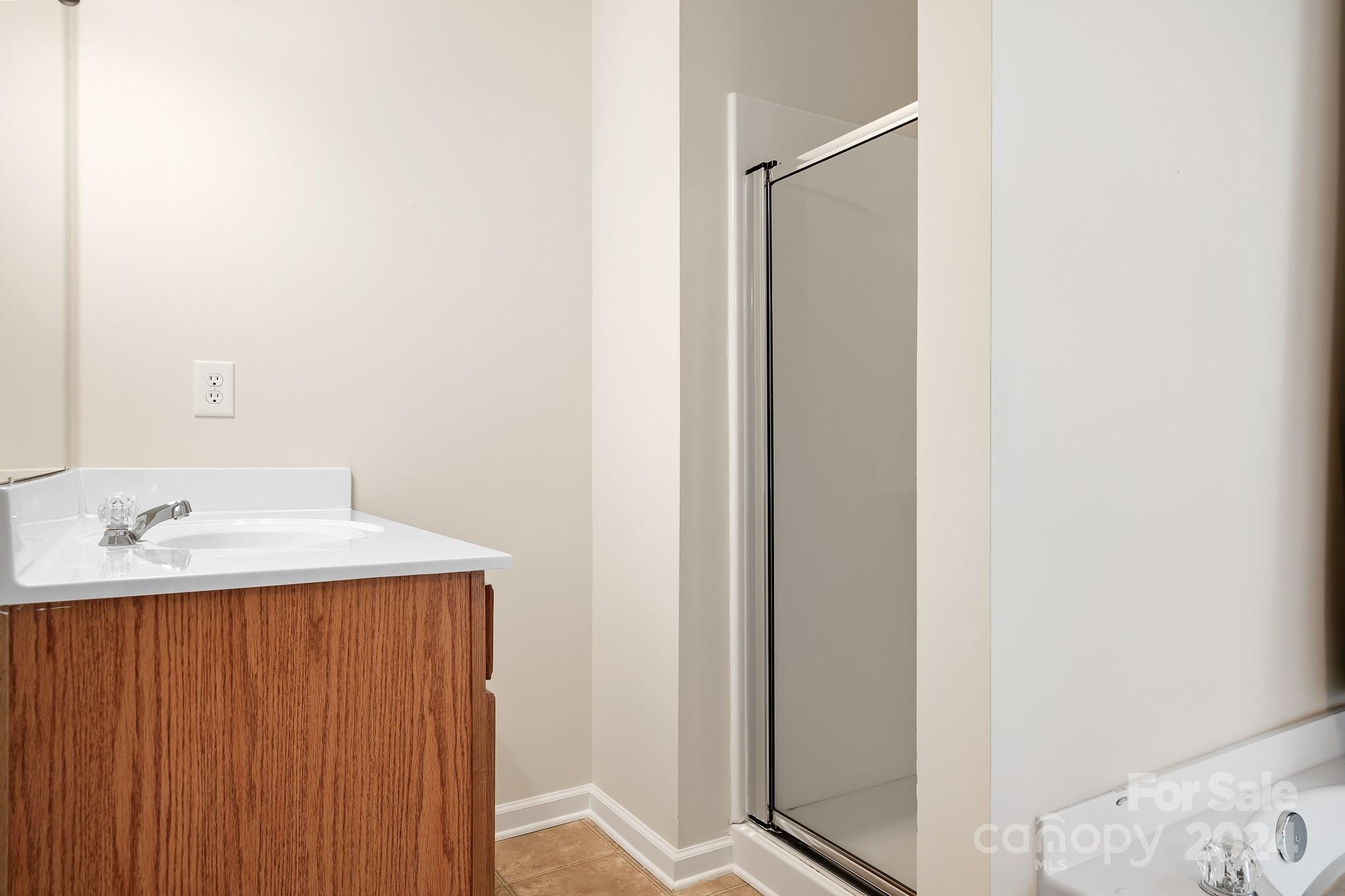 1438 NW Laraway Court