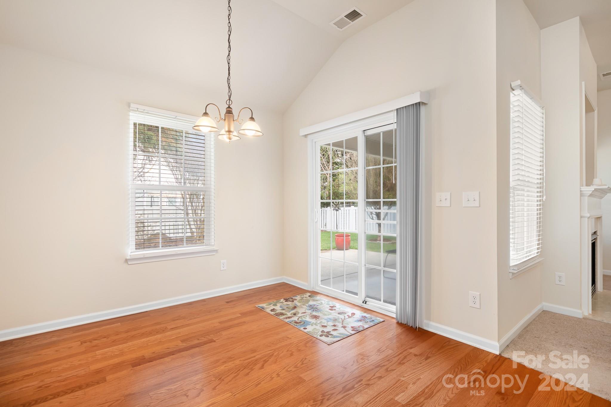 1438 NW Laraway Court