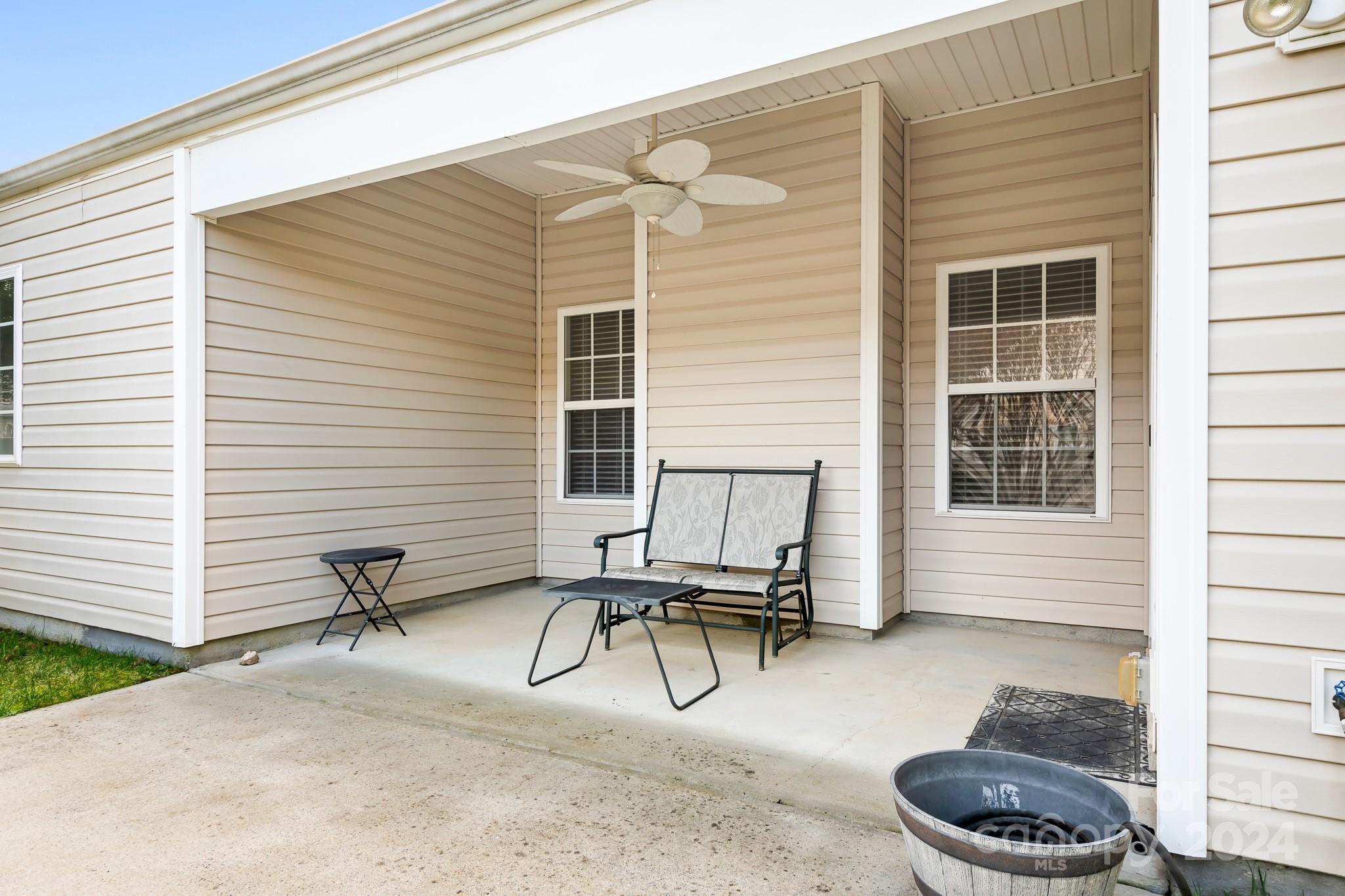 1438 NW Laraway Court