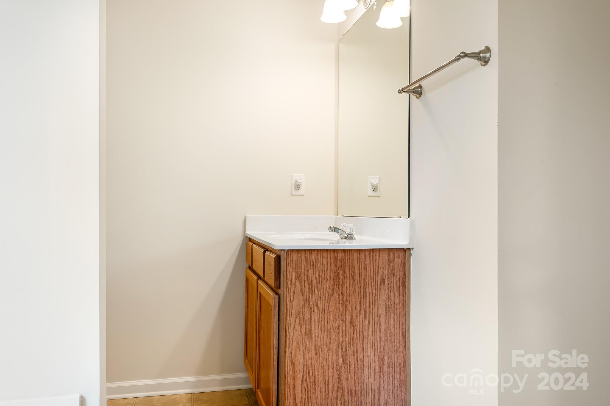 1438 NW Laraway Court