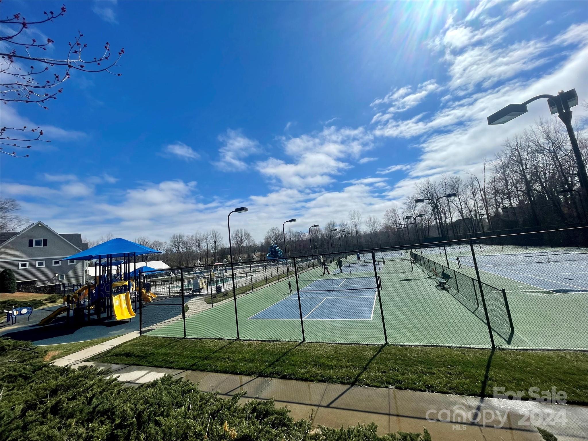 1438 NW Laraway Court