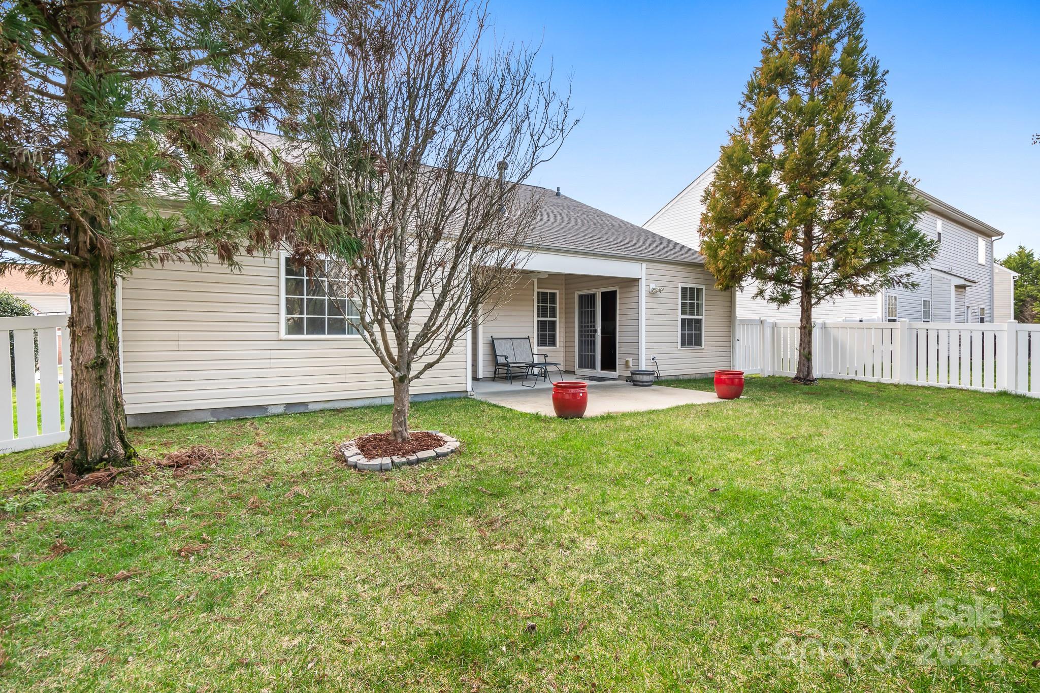 1438 NW Laraway Court