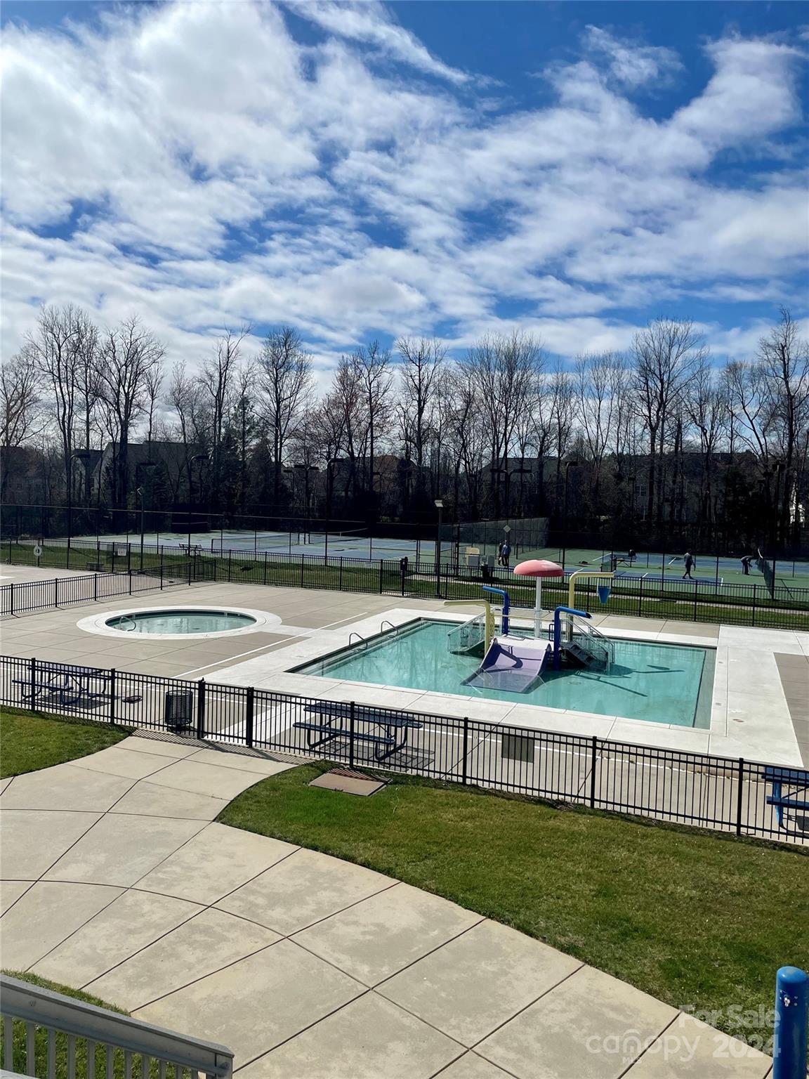 1438 NW Laraway Court