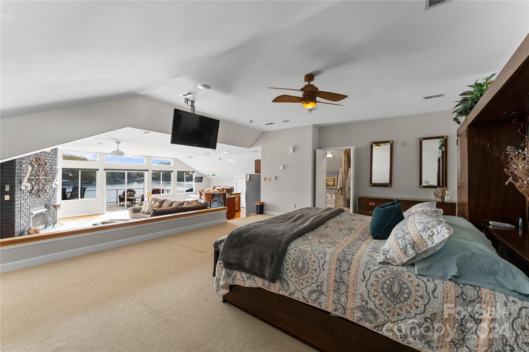 158 Lucent Lane