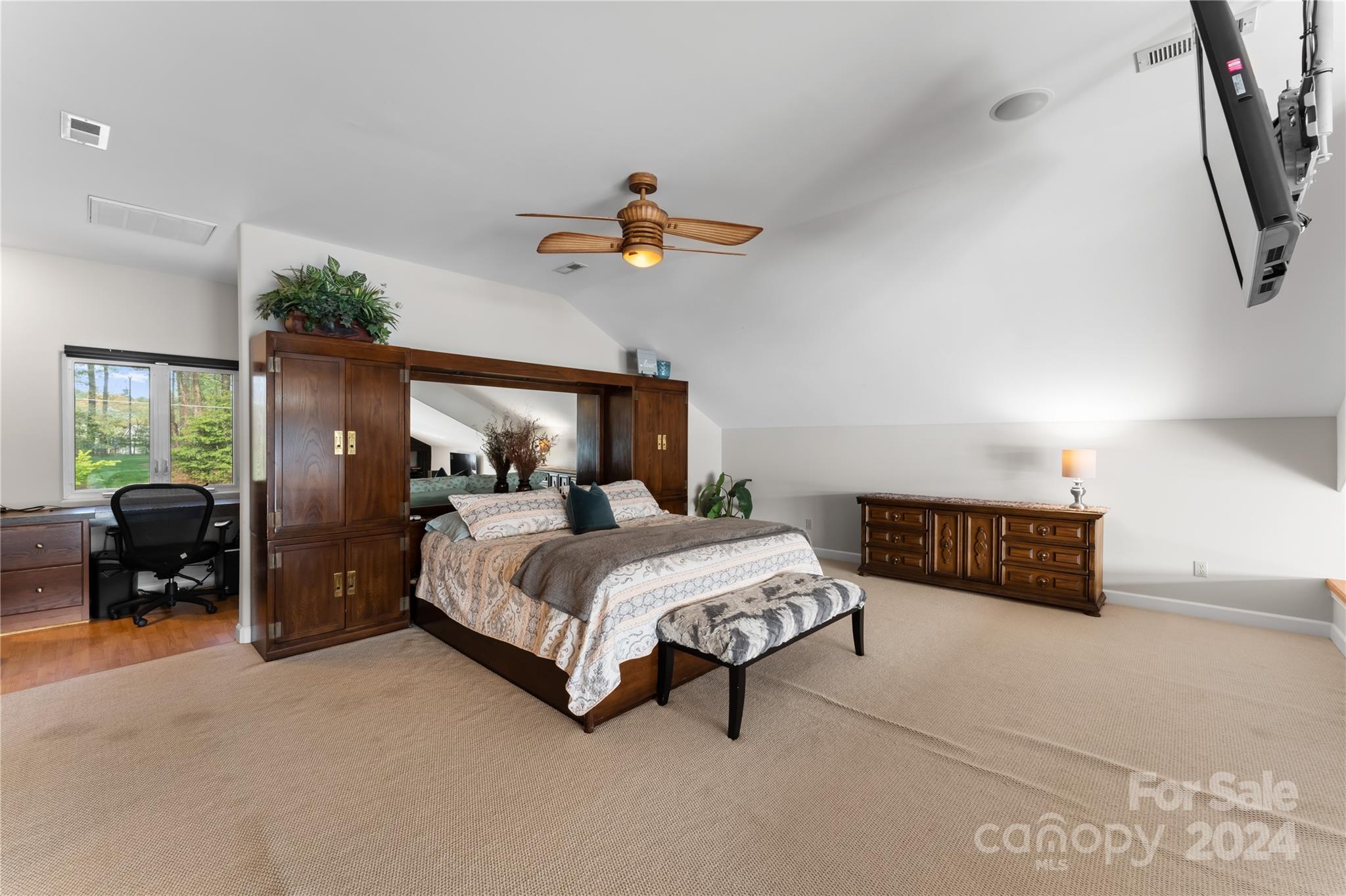 158 Lucent Lane