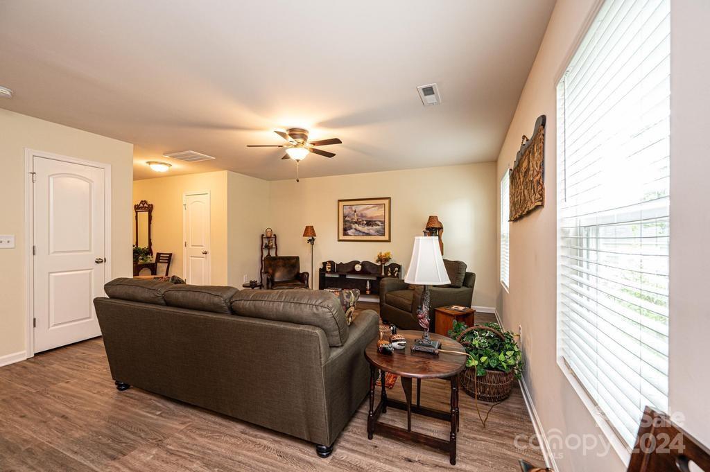 1815 2nd Street Drive SE