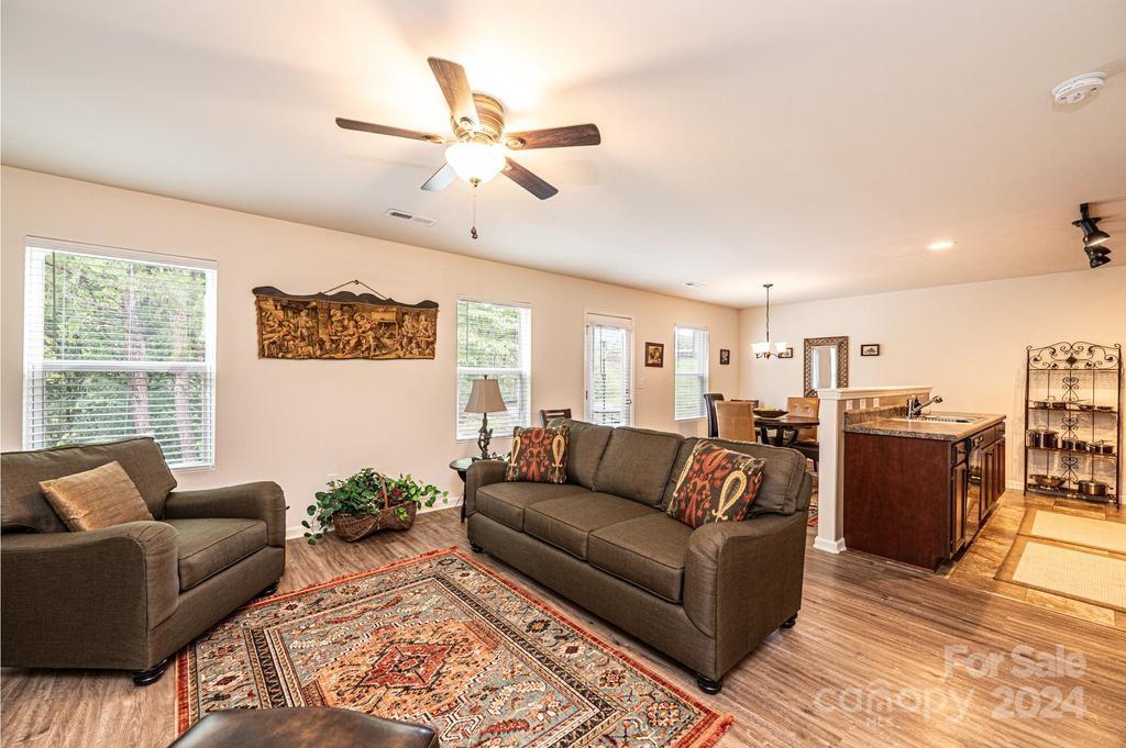 1815 2nd Street Drive SE