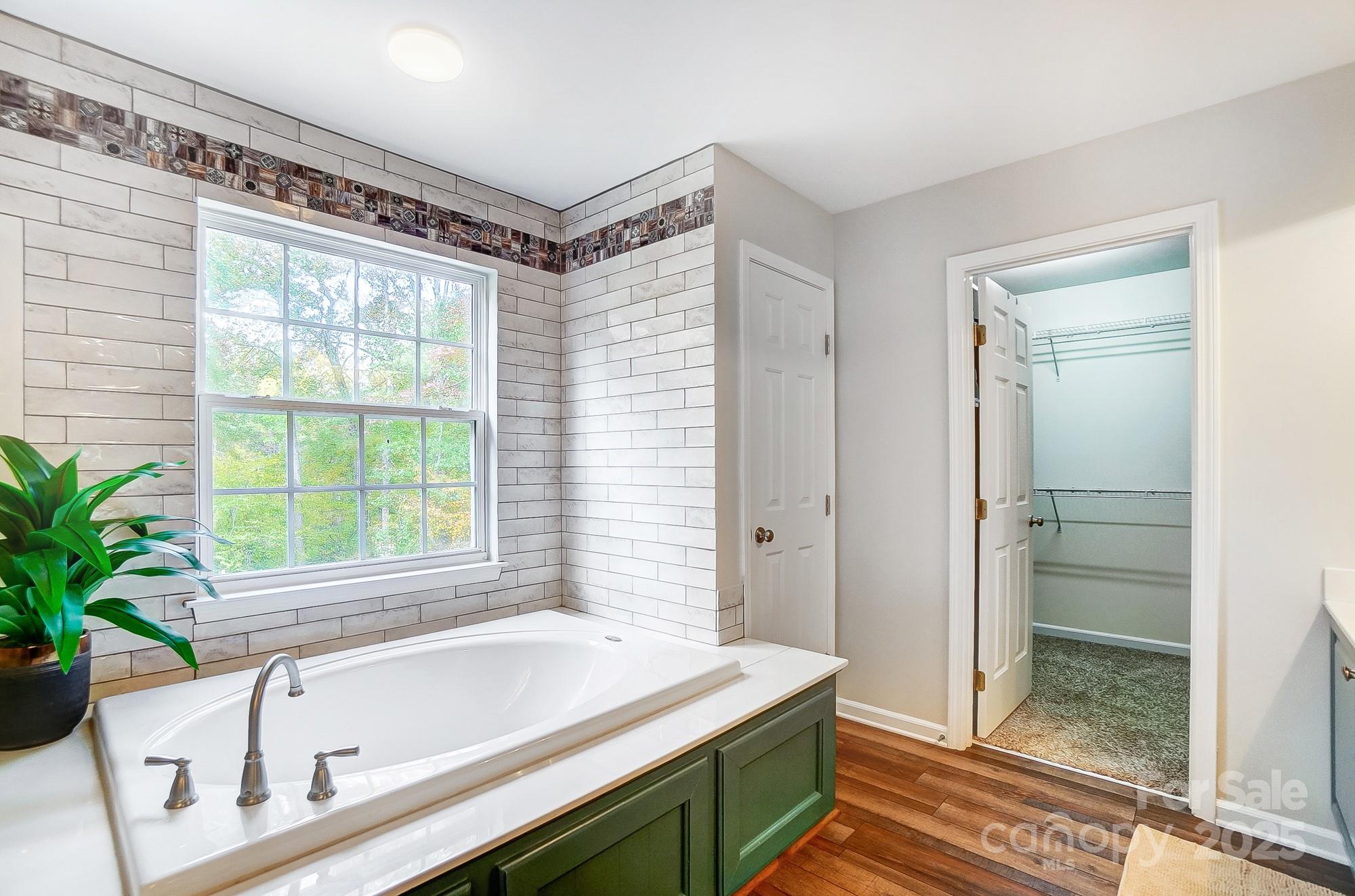 138 Huntly Lane