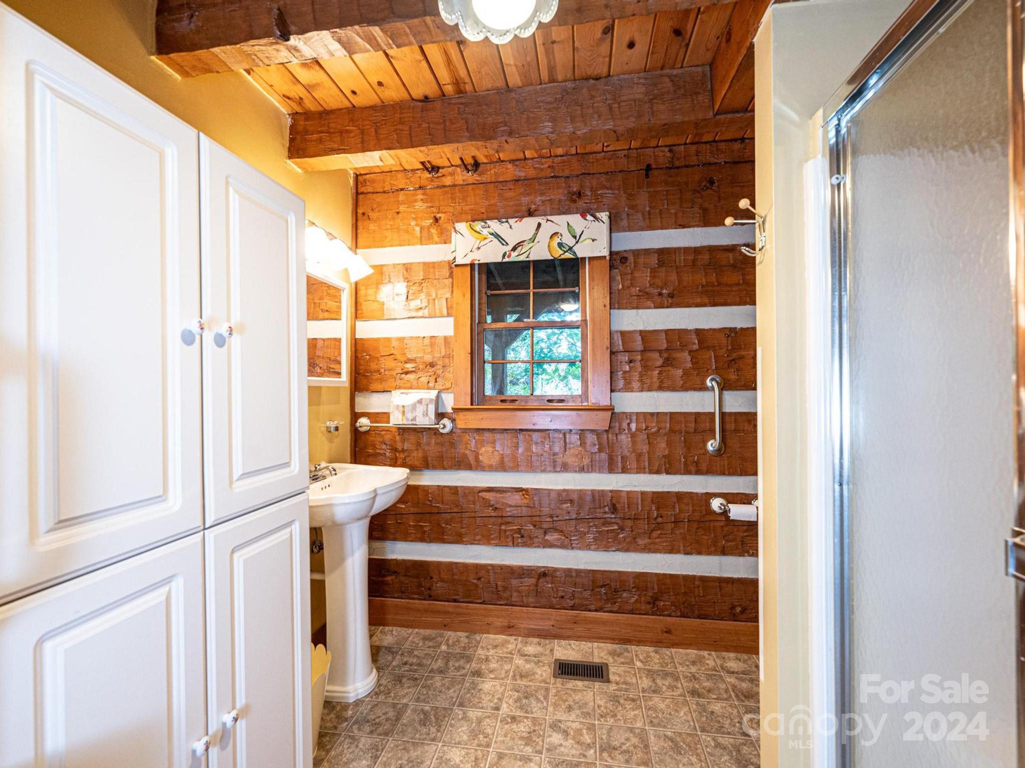 8846 Tammys Court