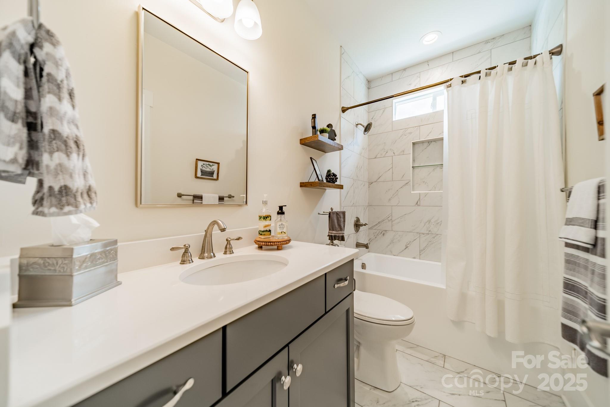 540 Kenway Loop
