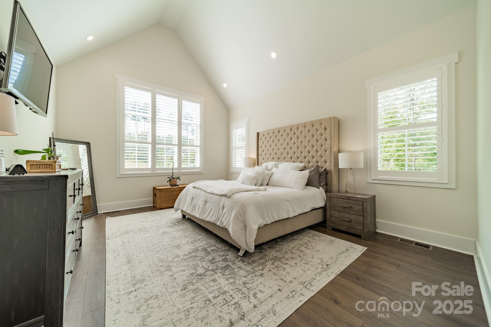 540 Kenway Loop