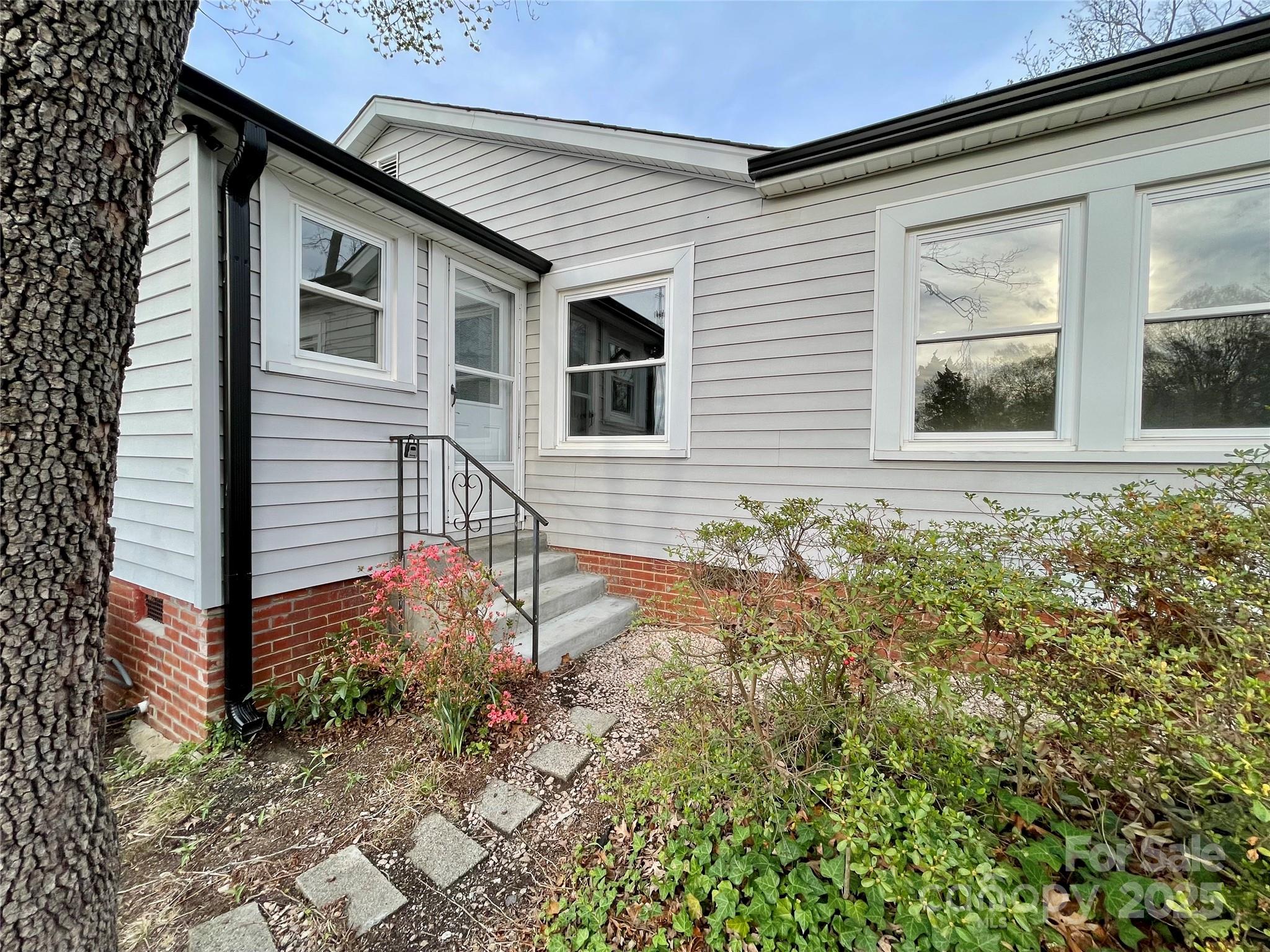 400 E 27th Street
