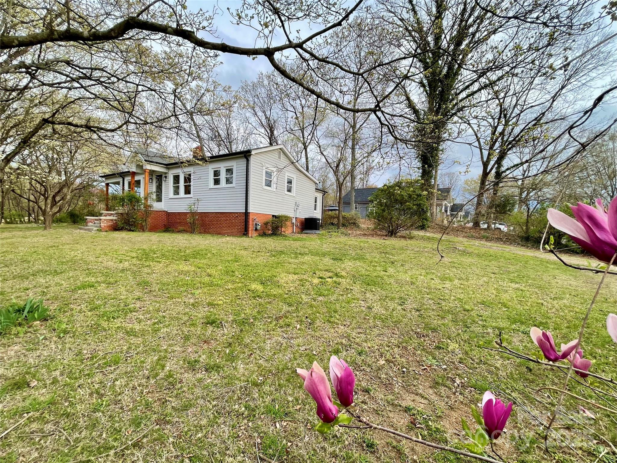 400 E 27th Street