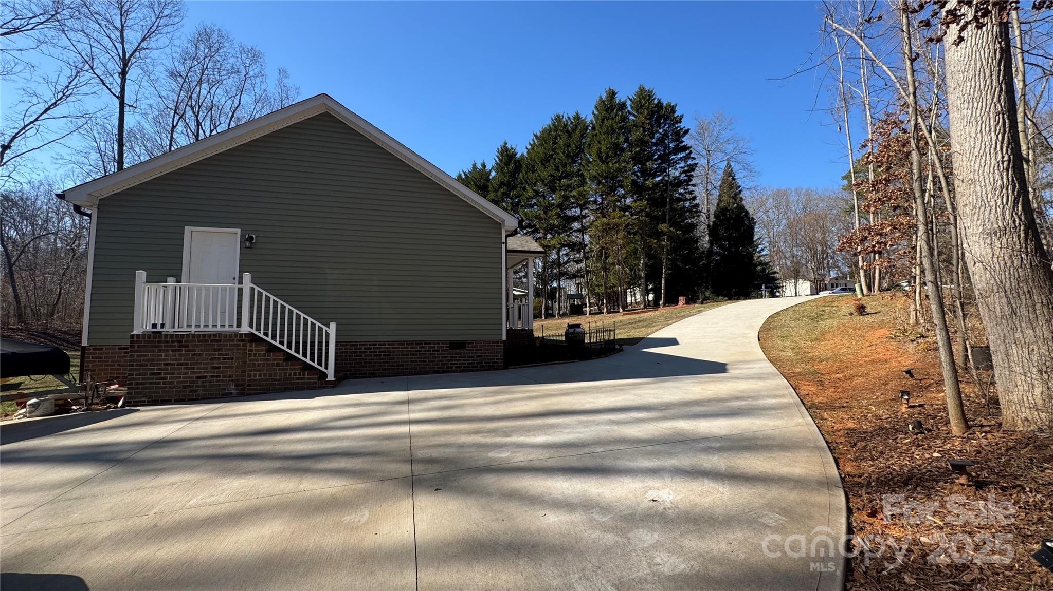 312 Sailwinds Road