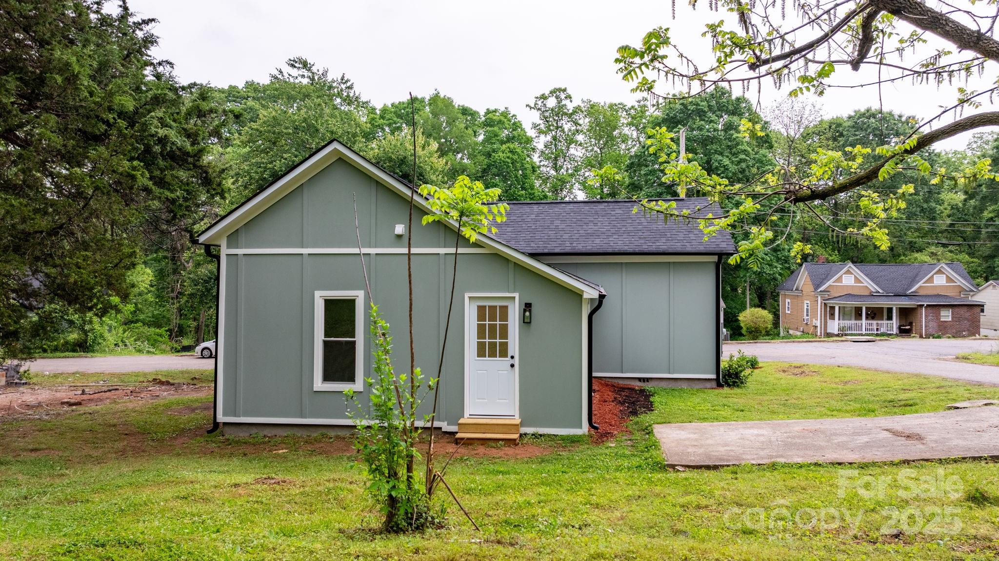 18 S Coulter Avenue
