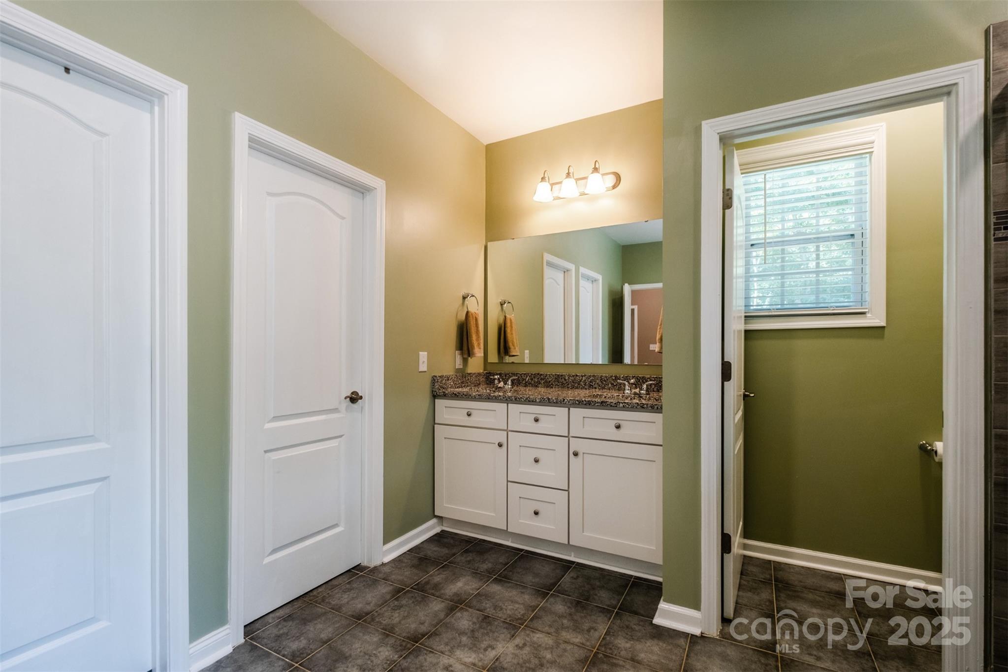 114 Keowee Circle