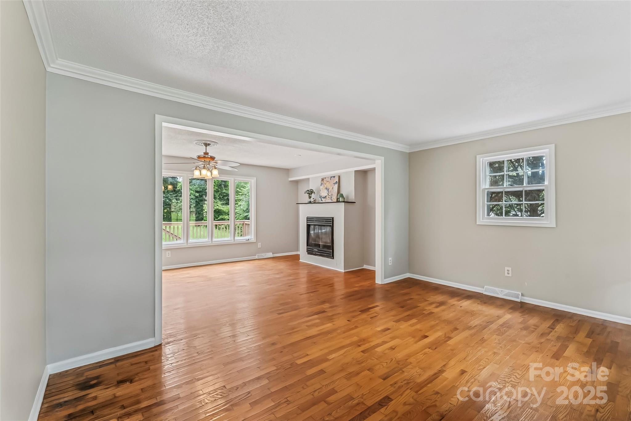 1120 16th Avenue NW