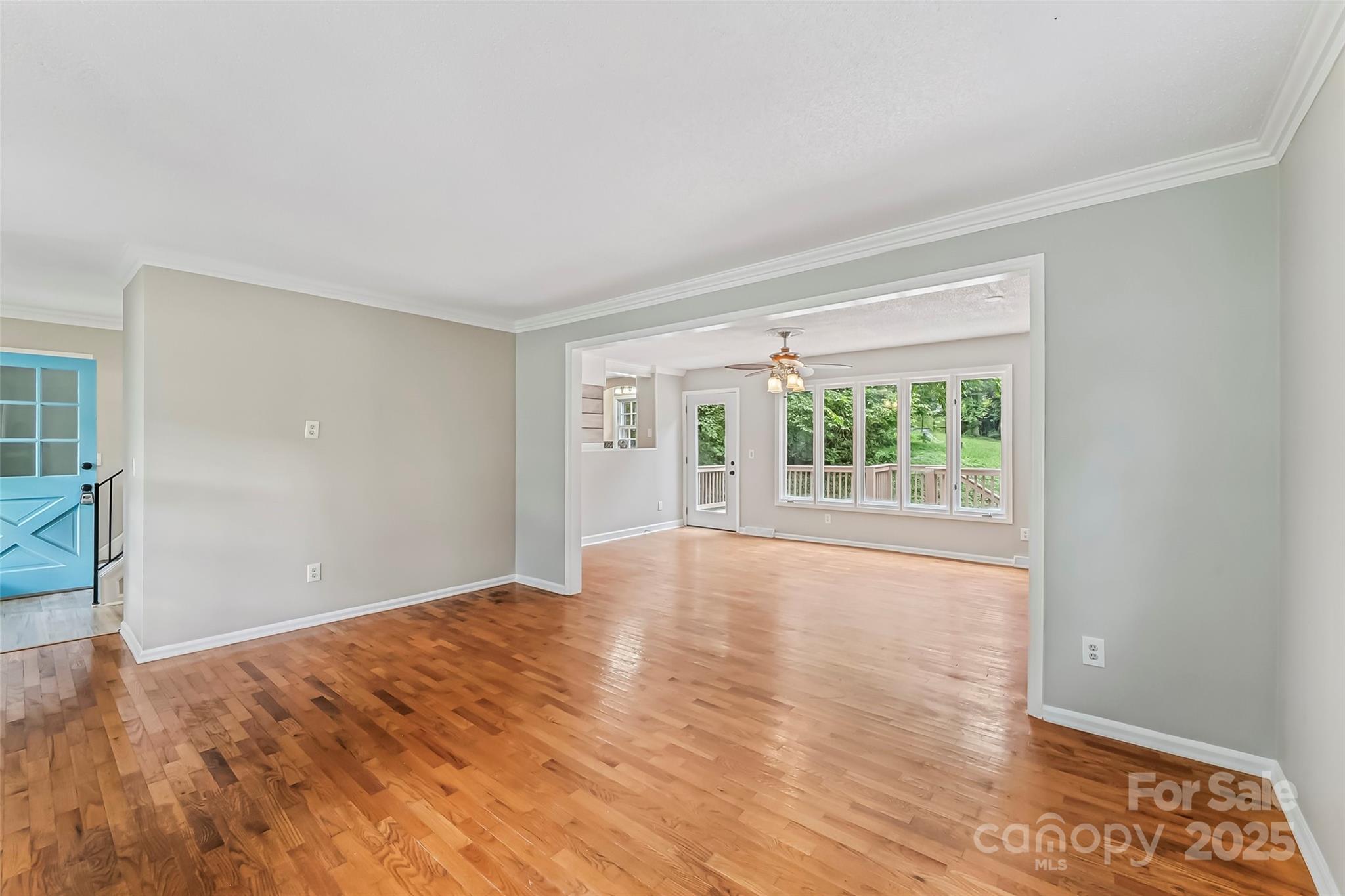 1120 16th Avenue NW