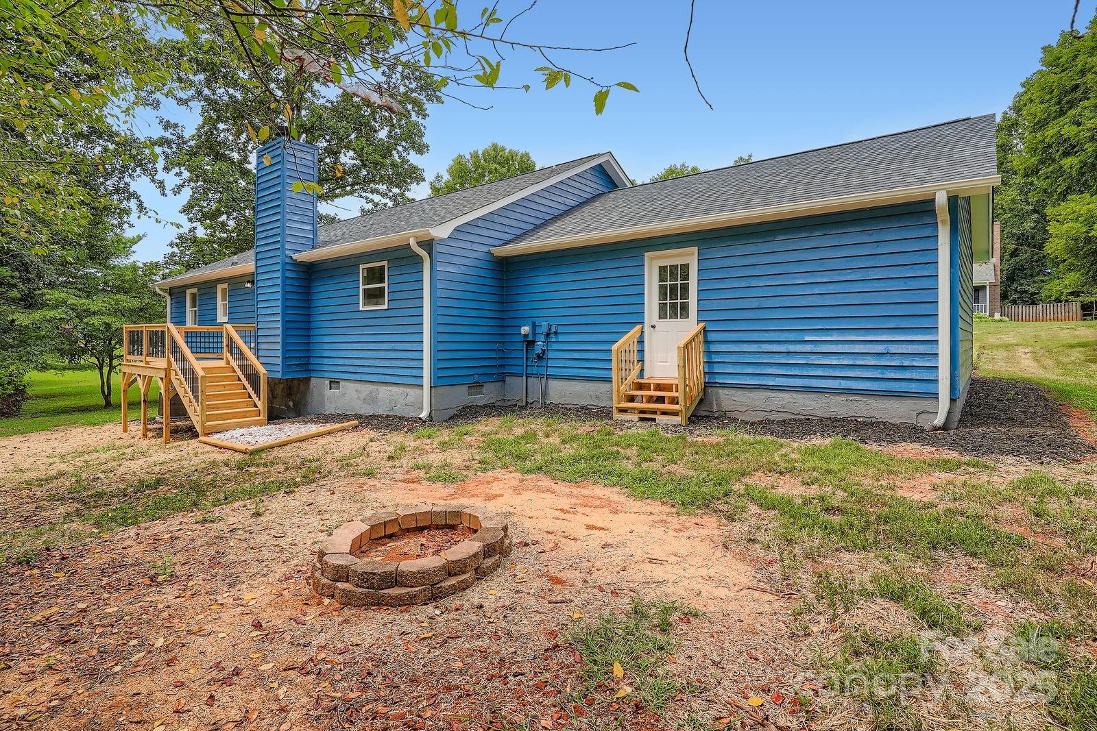 1276 Hidden Creek Circle