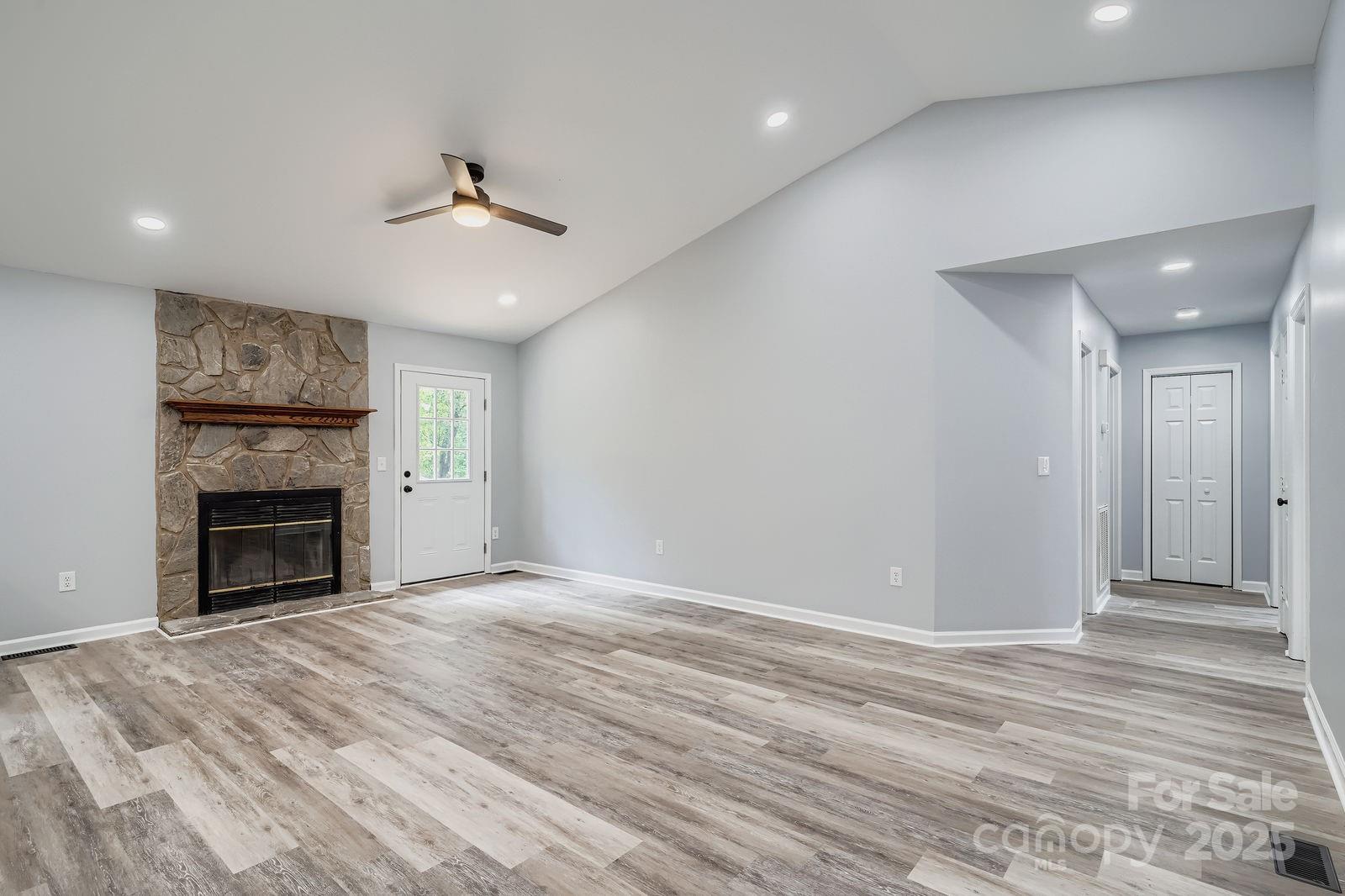 1276 Hidden Creek Circle