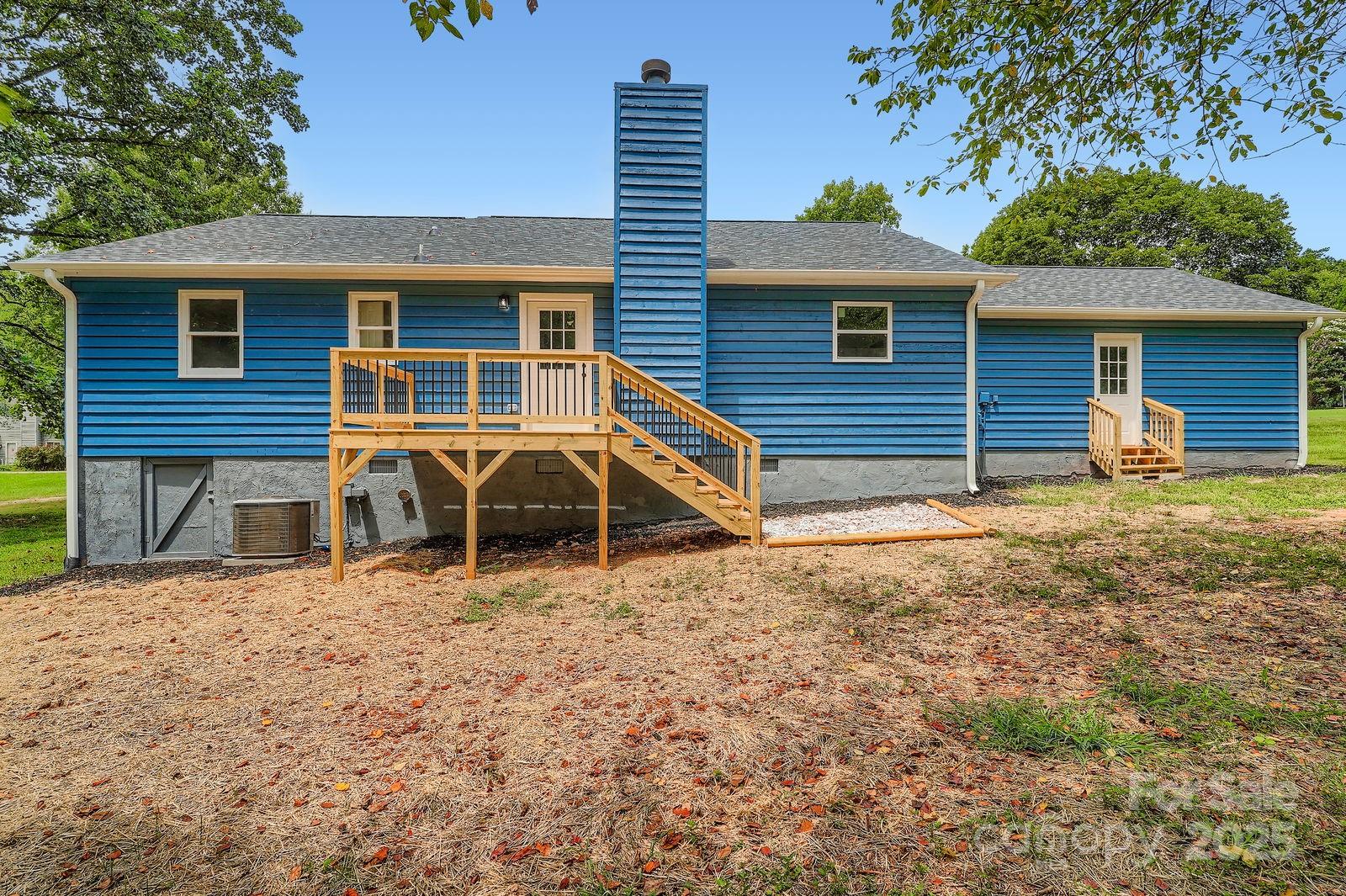 1276 Hidden Creek Circle