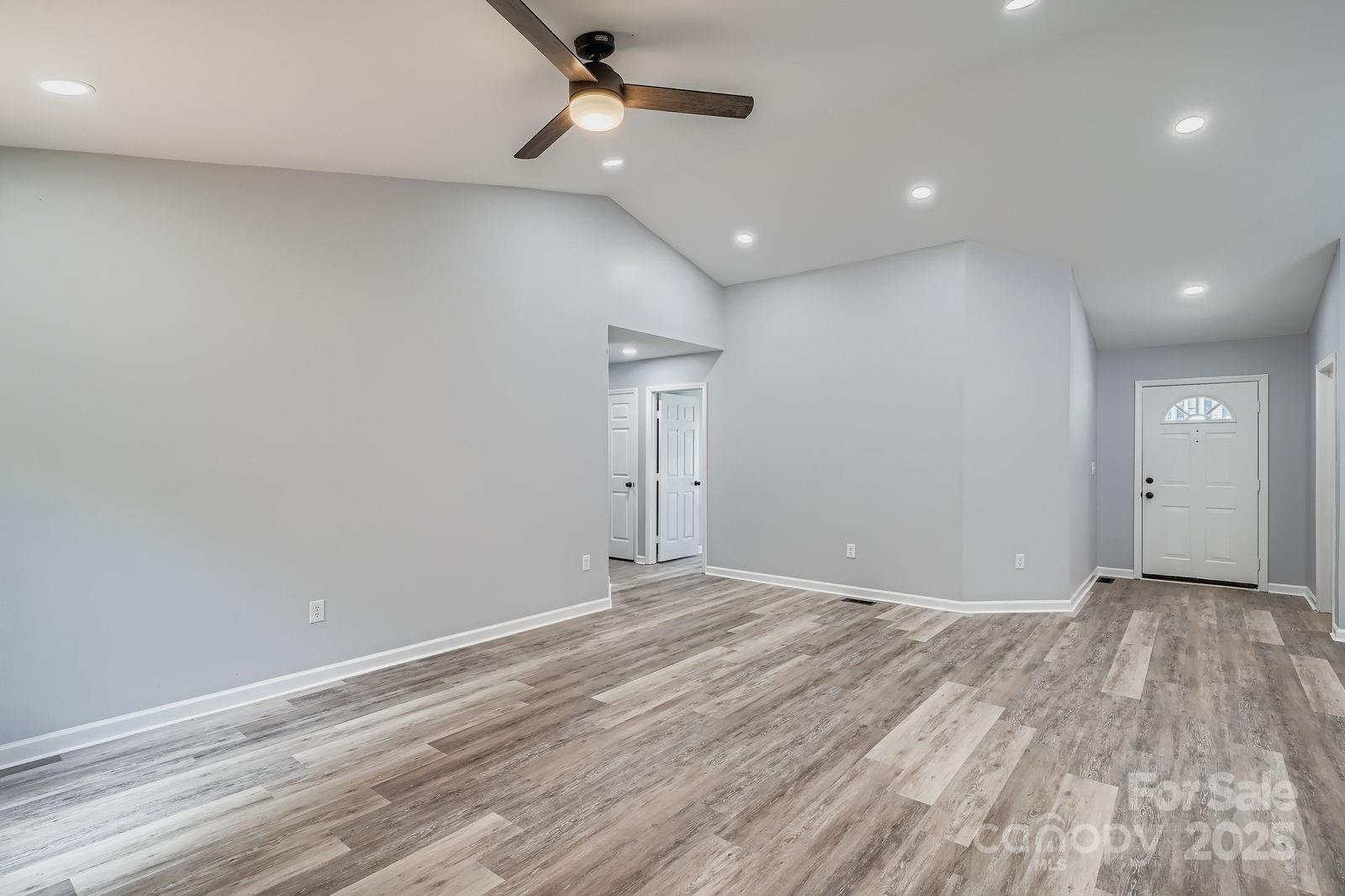 1276 Hidden Creek Circle