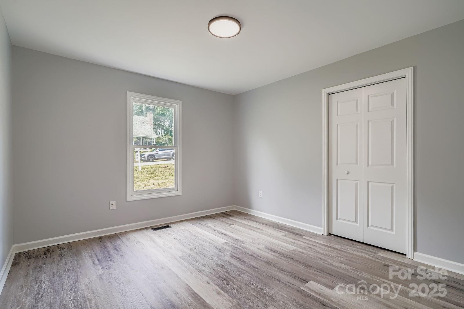 1276 Hidden Creek Circle