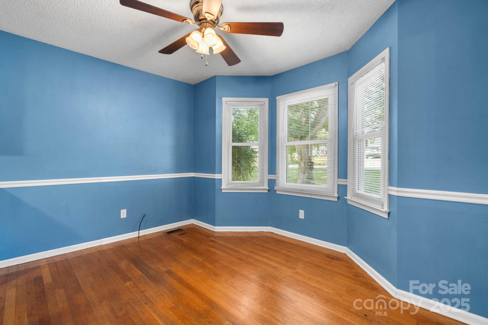 1776 Castlewood Court