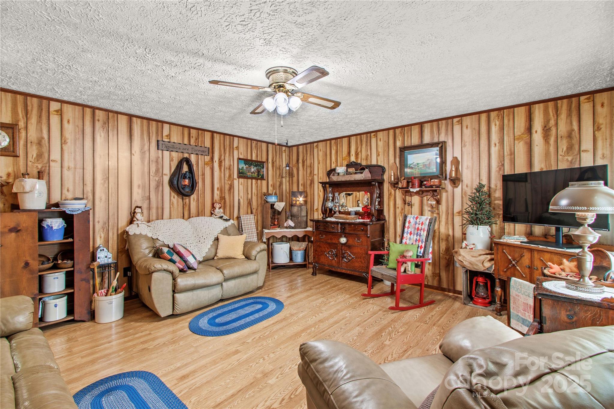 784 Whites Farm Road