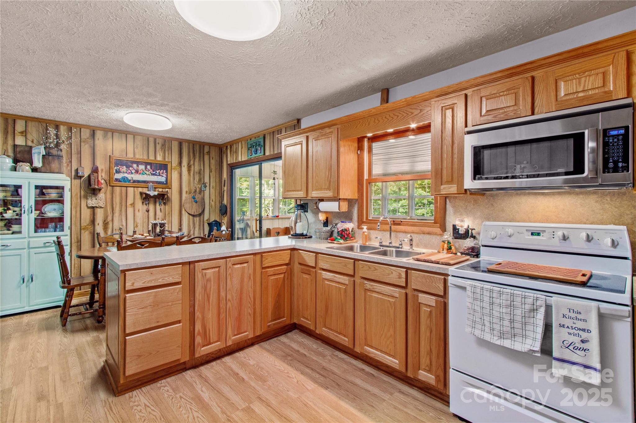 784 Whites Farm Road