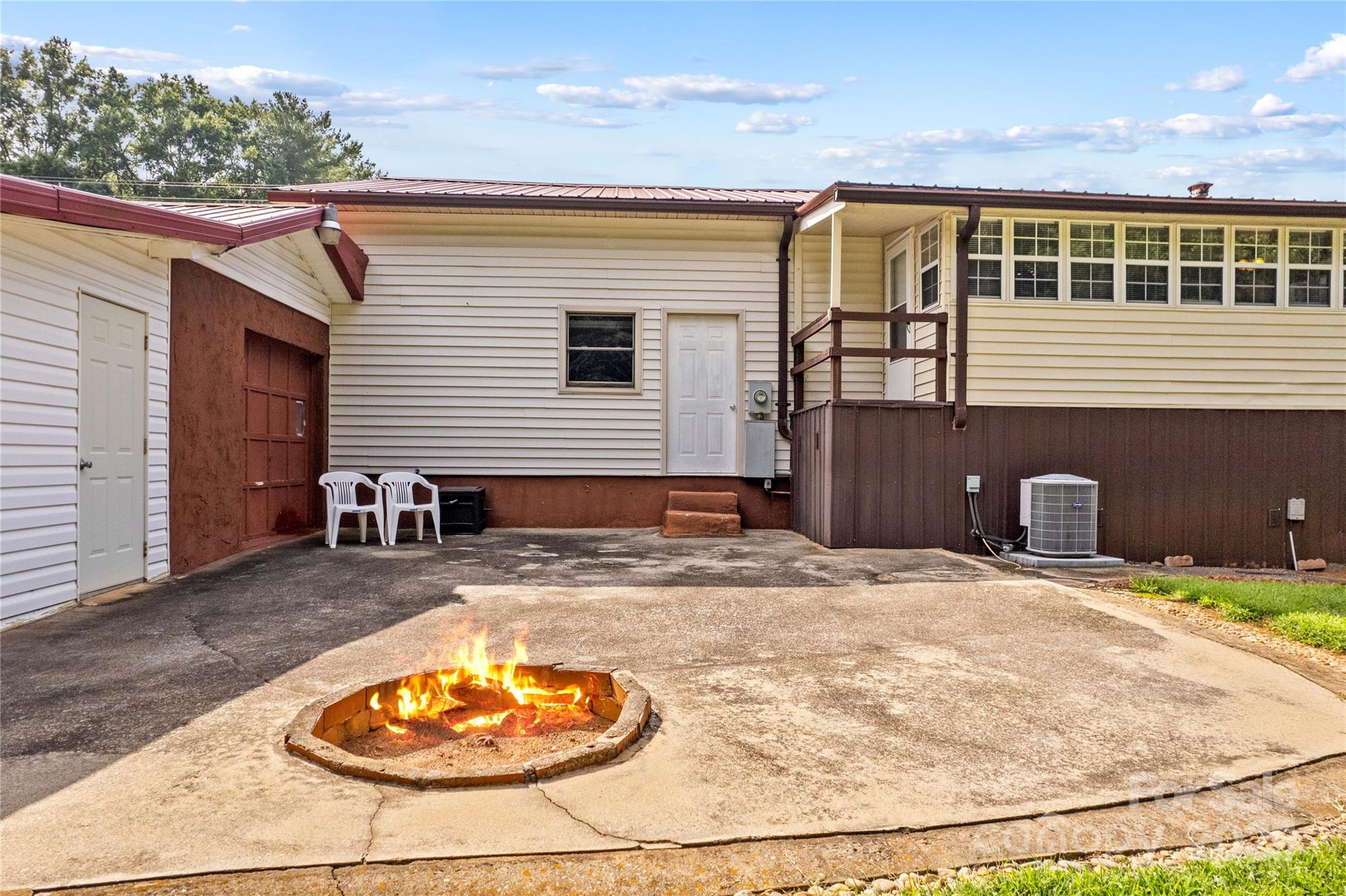 784 Whites Farm Road