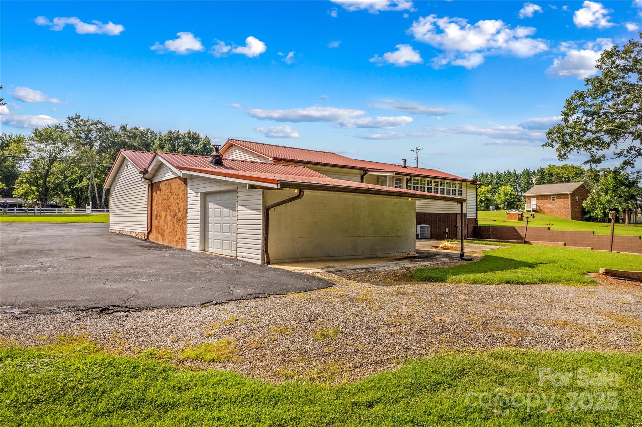 784 Whites Farm Road