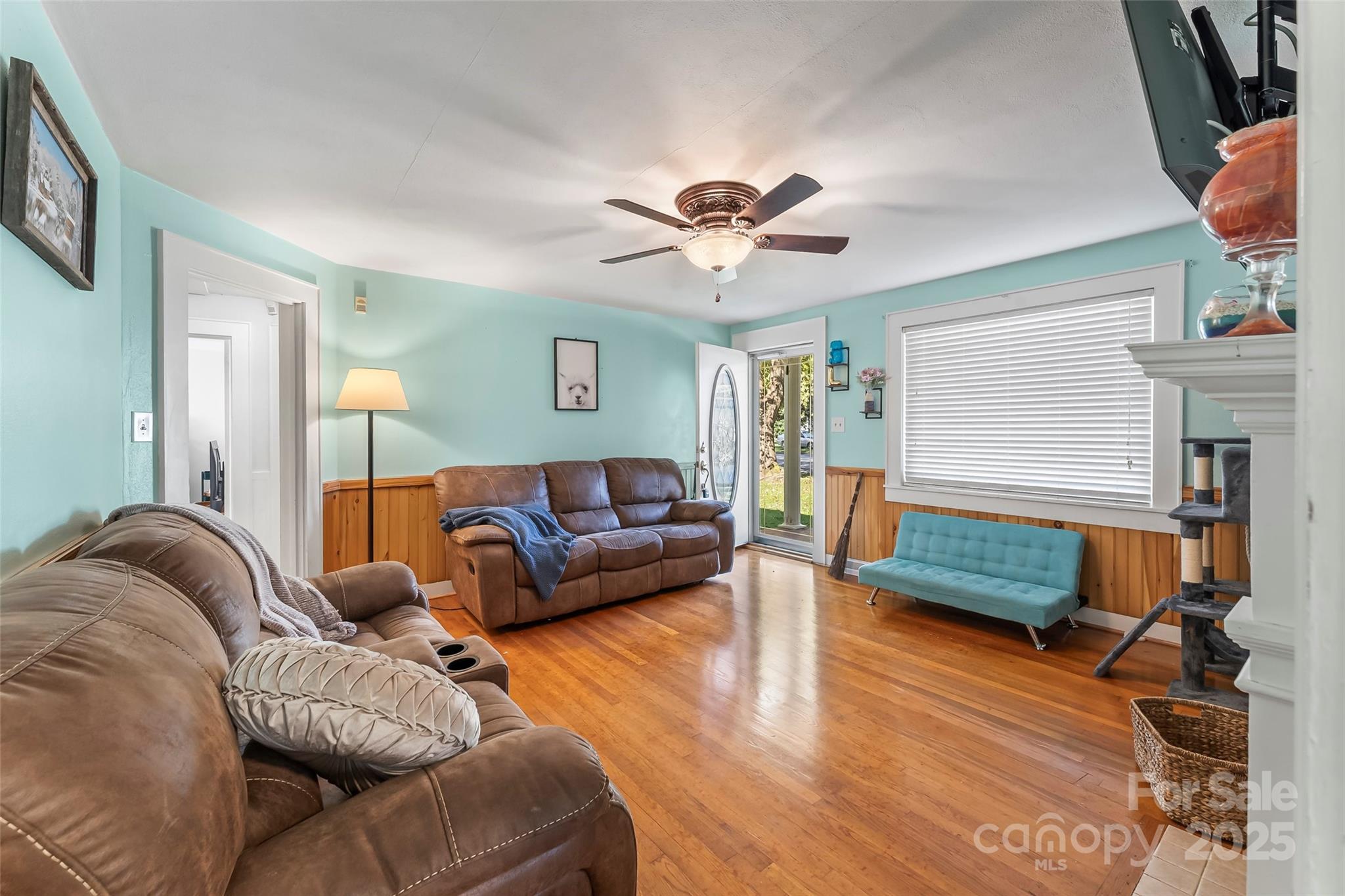 1066 5th Street NE