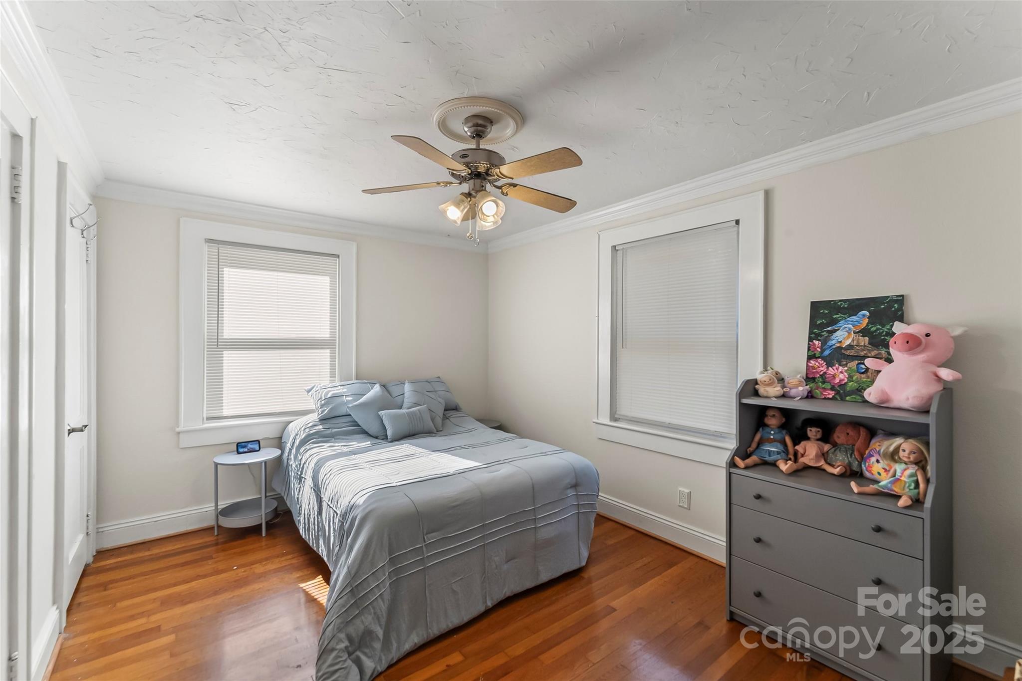 1066 5th Street NE