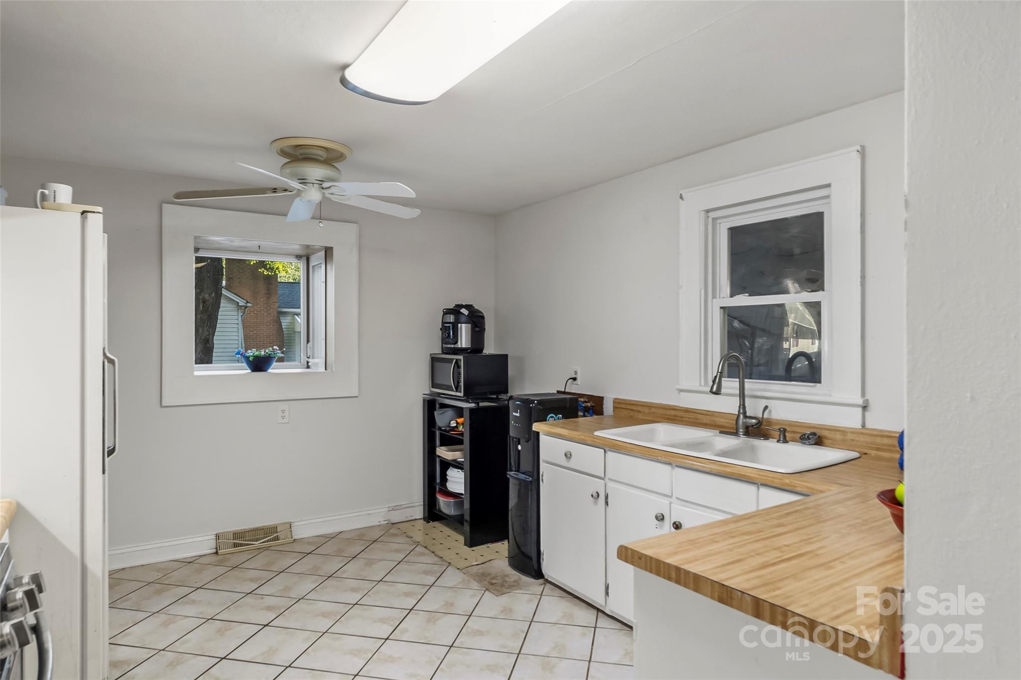 1066 5th Street NE