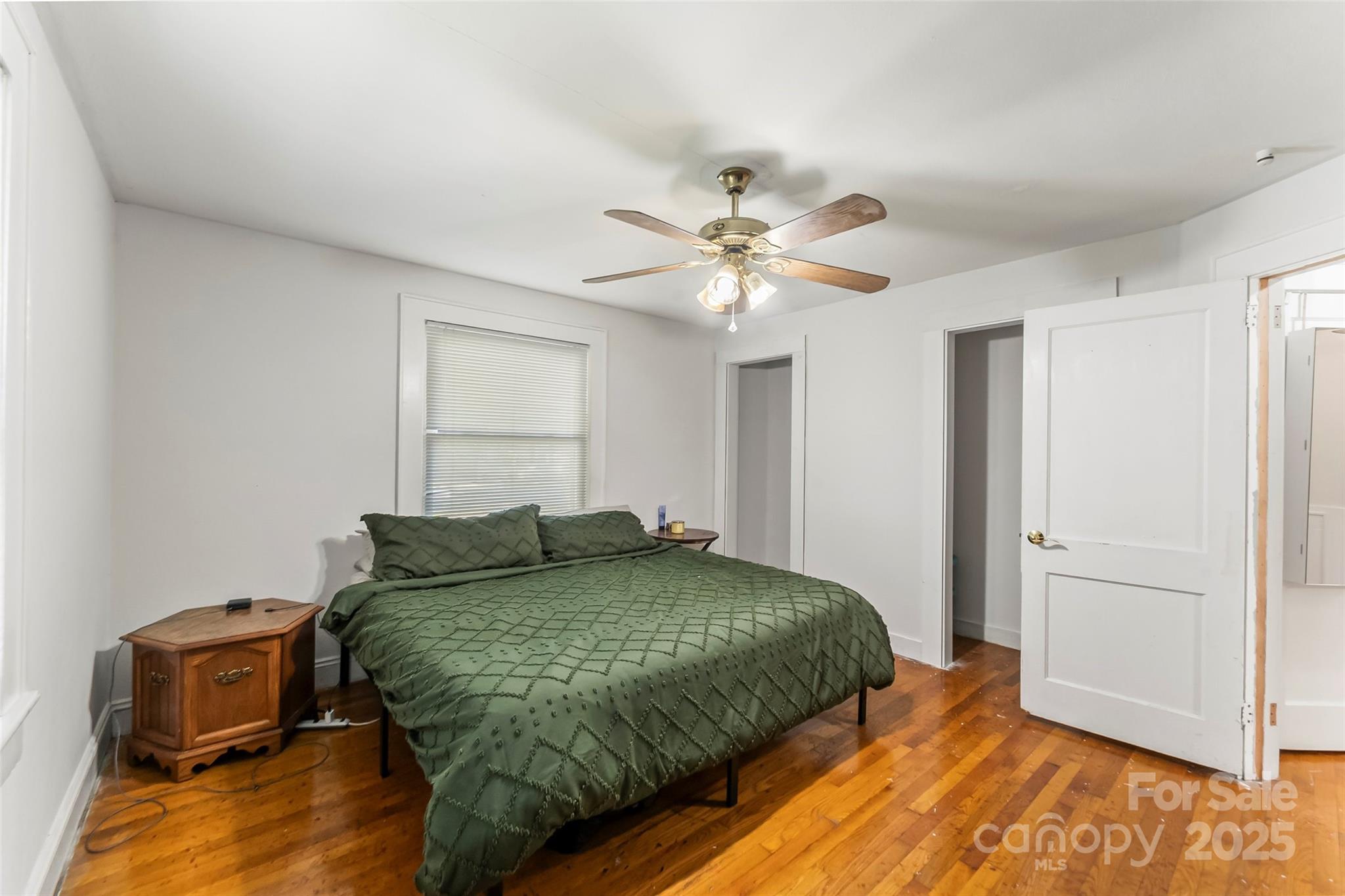 1066 5th Street NE