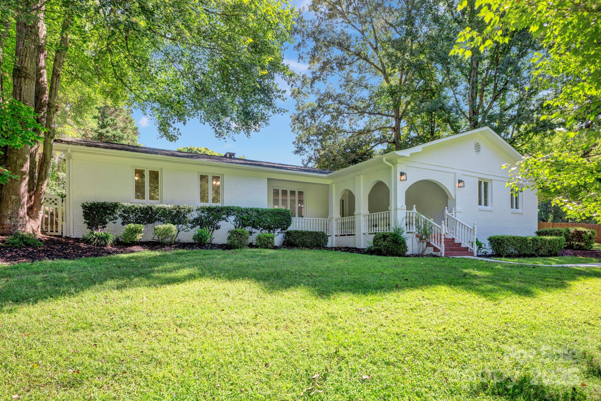 842 Ferncliff Drive