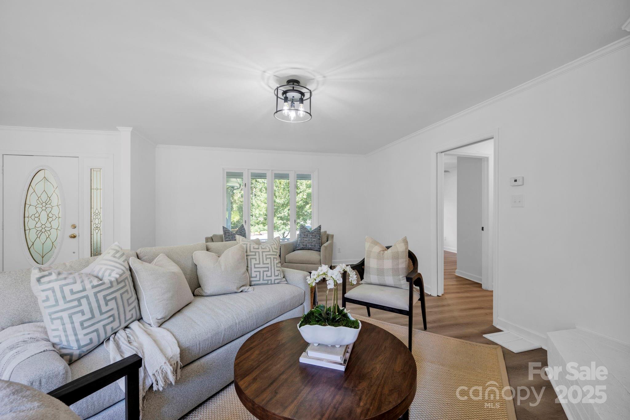 842 Ferncliff Drive