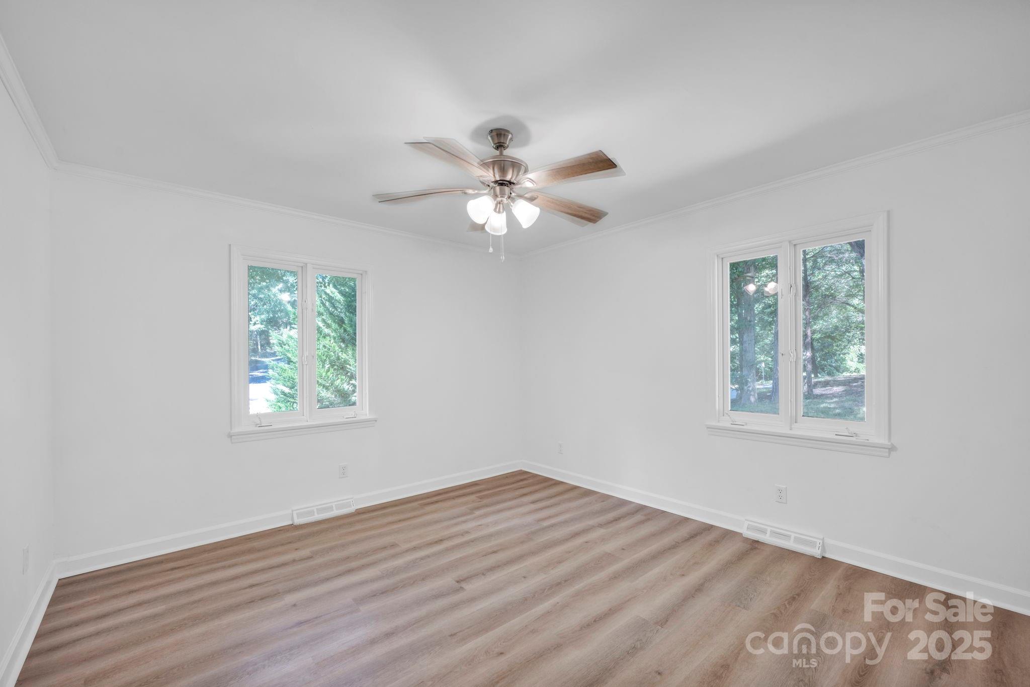 842 Ferncliff Drive