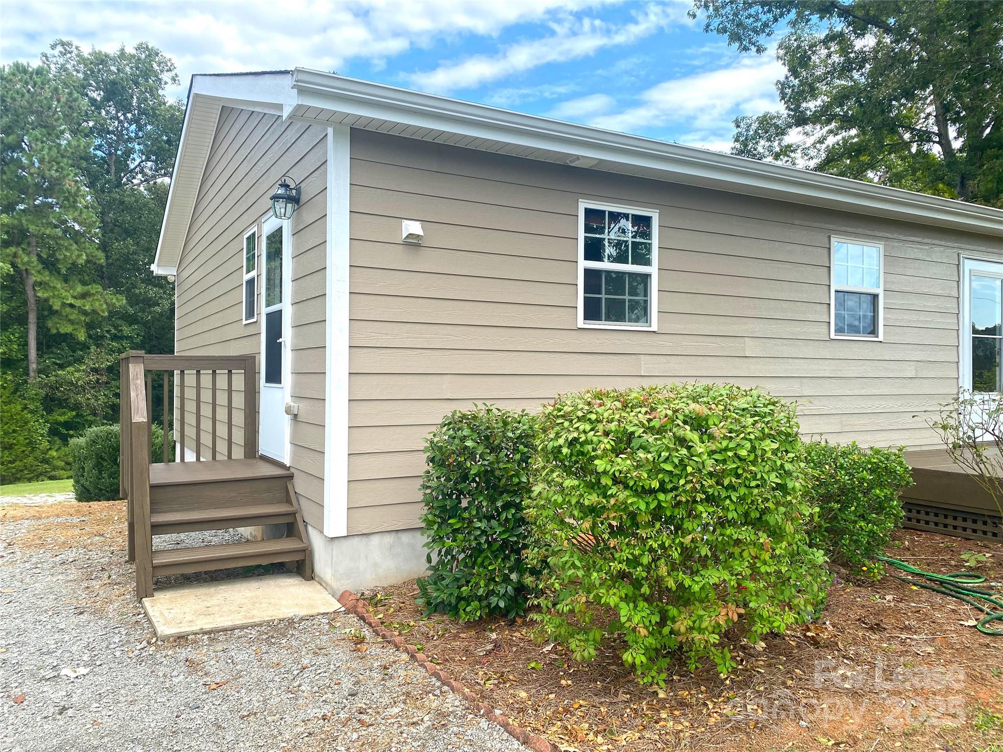 1304 Mollys Backbone Road