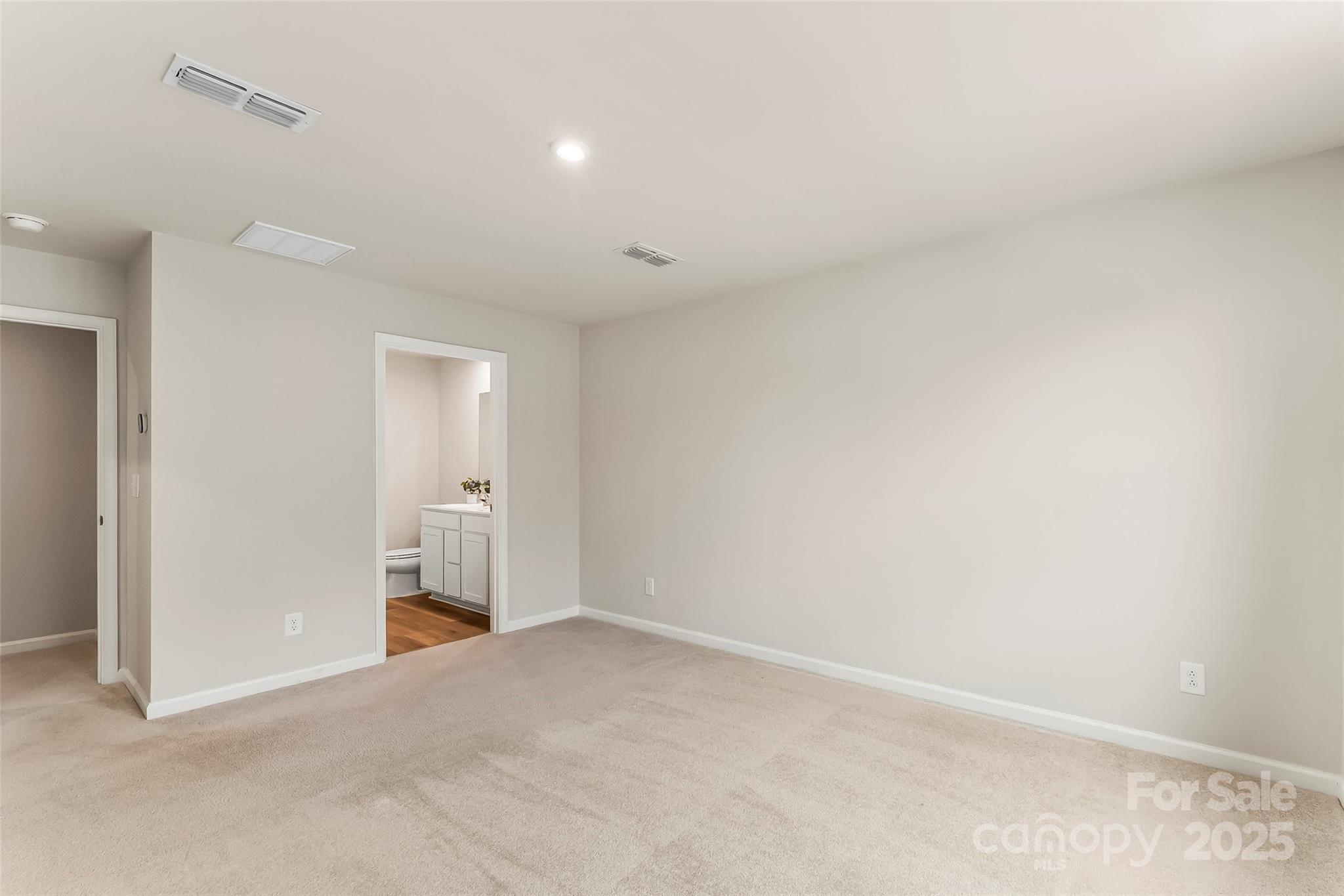 1530 39th Avenue Loop NE