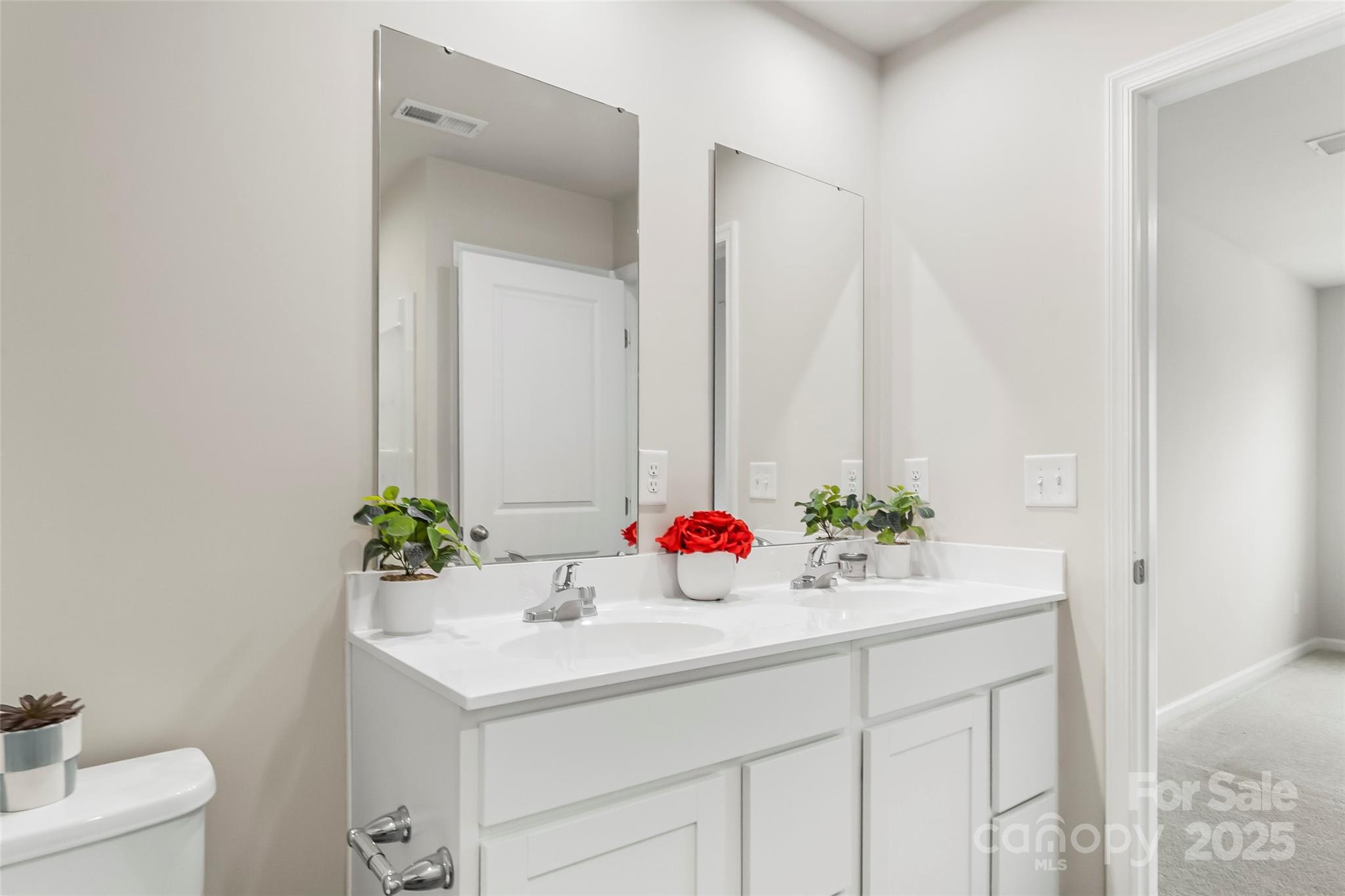 1530 39th Avenue Loop NE