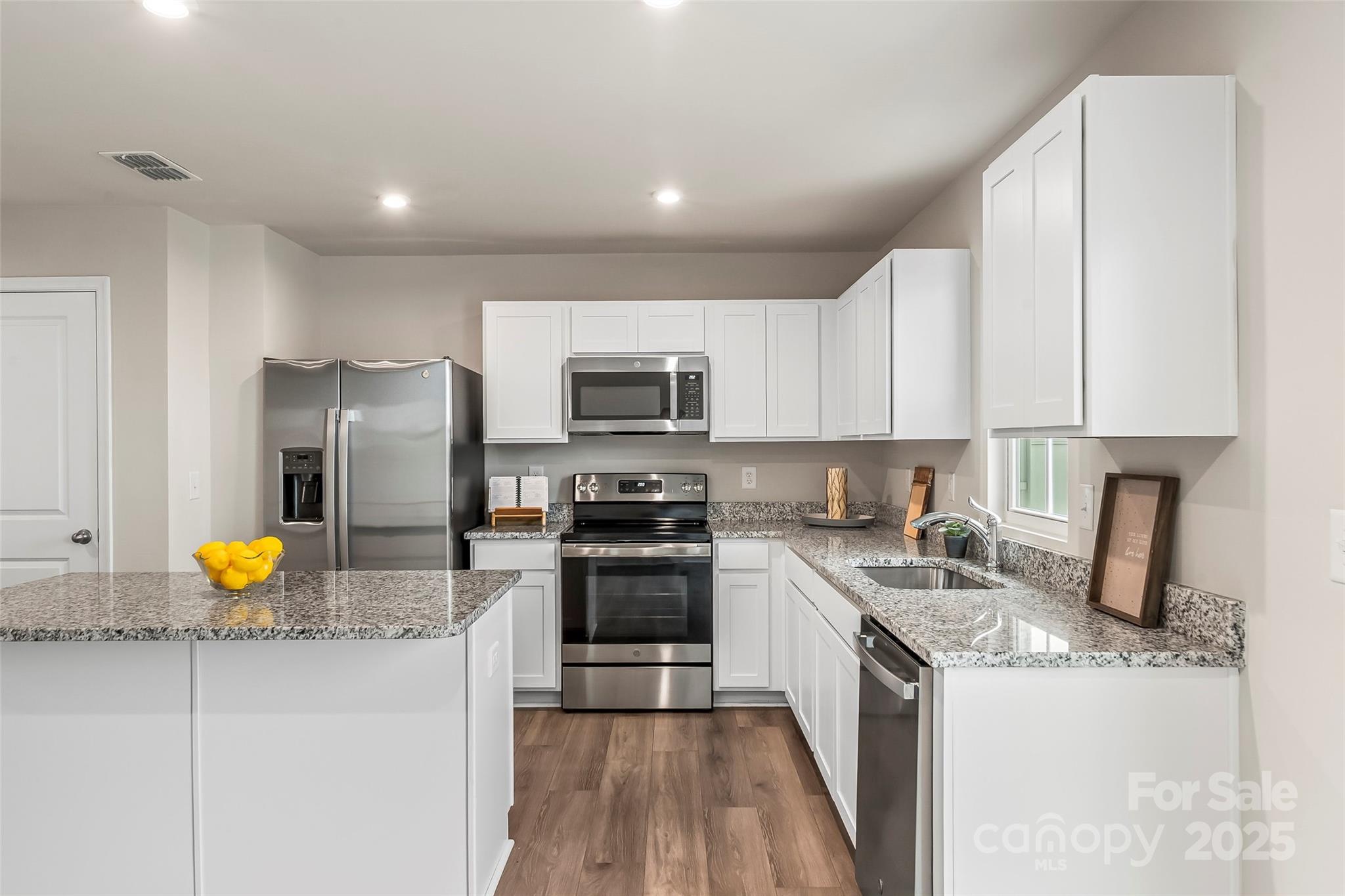 1530 39th Avenue Loop NE