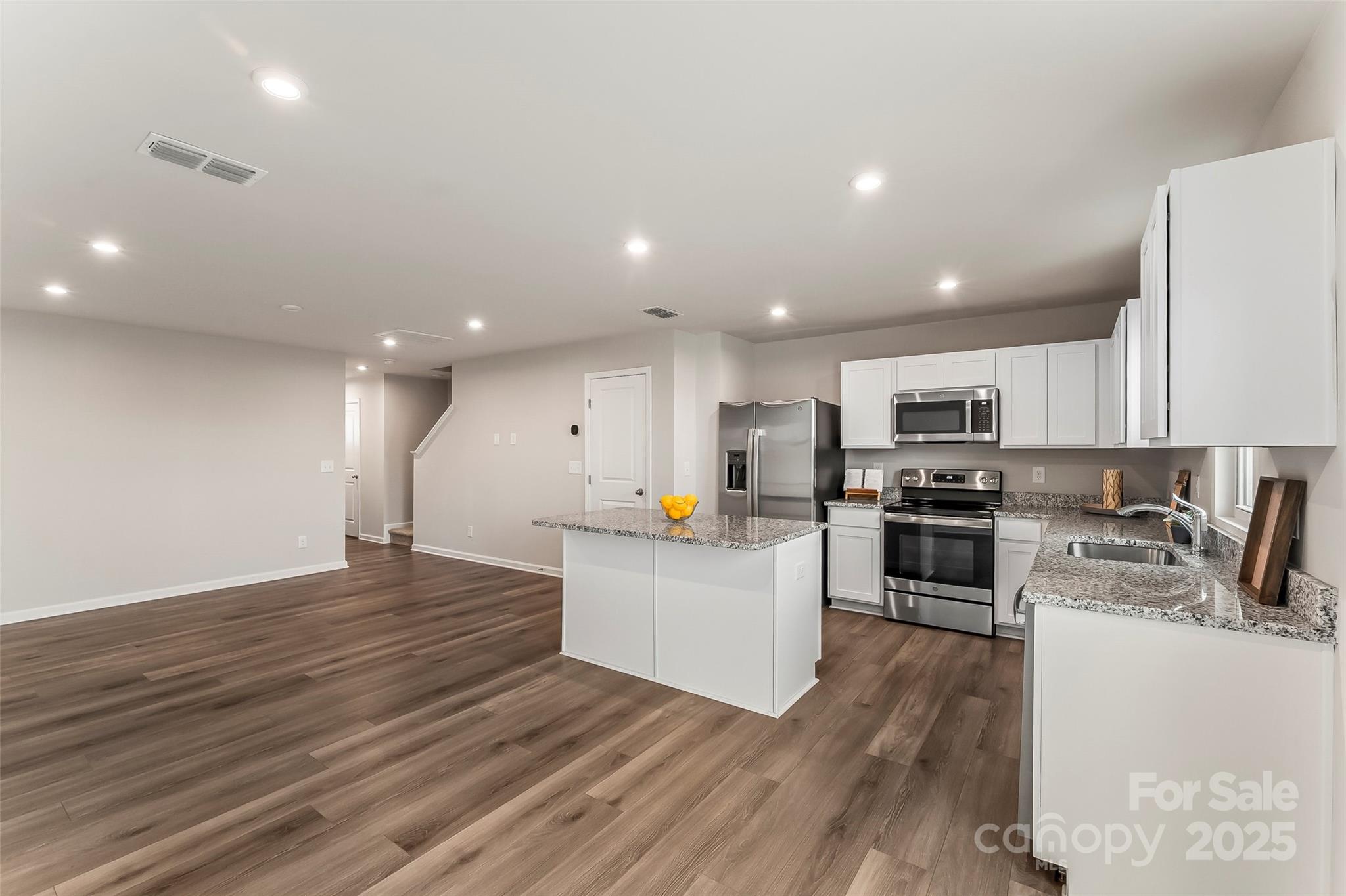 1530 39th Avenue Loop NE