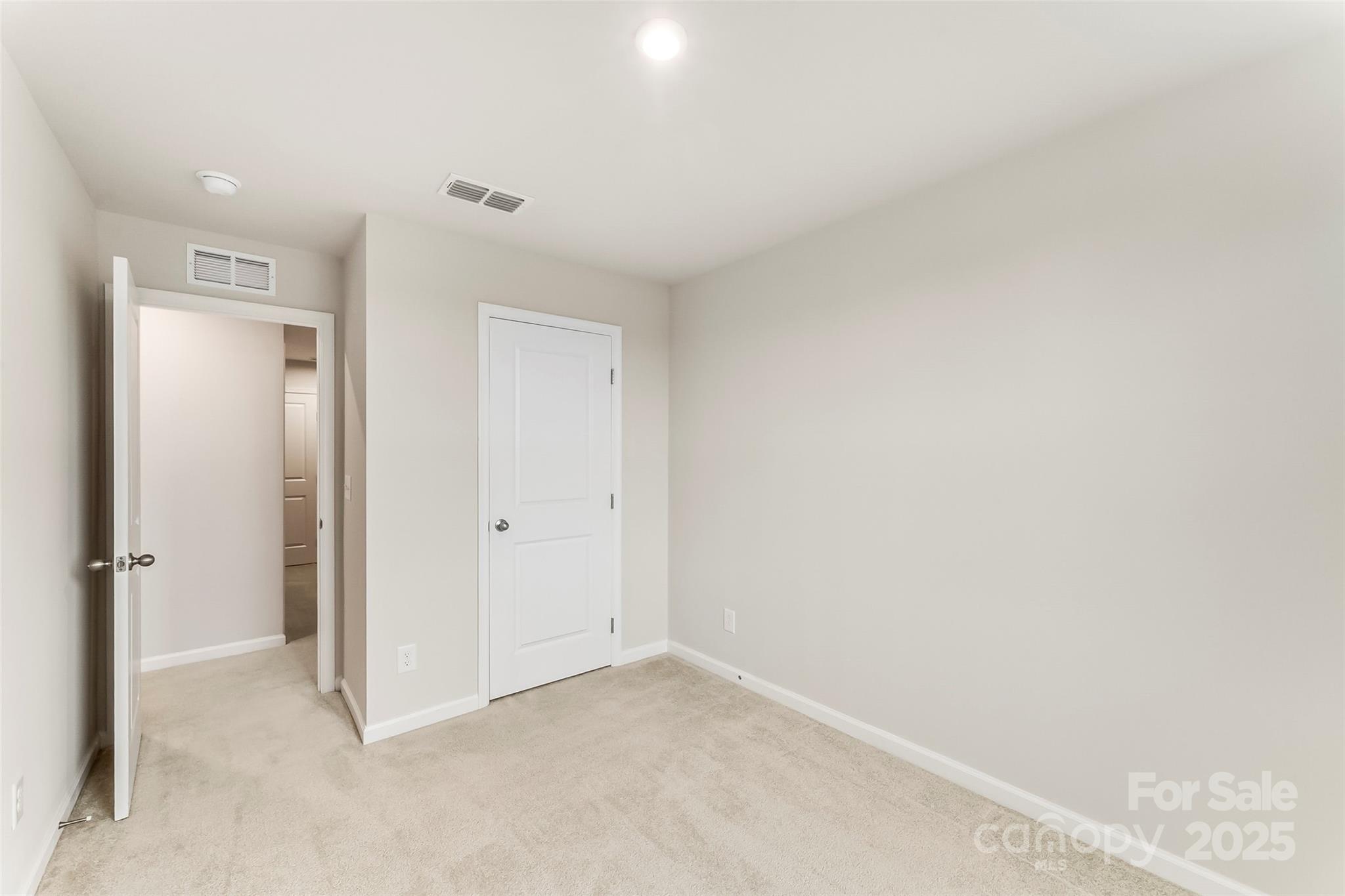 1530 39th Avenue Loop NE