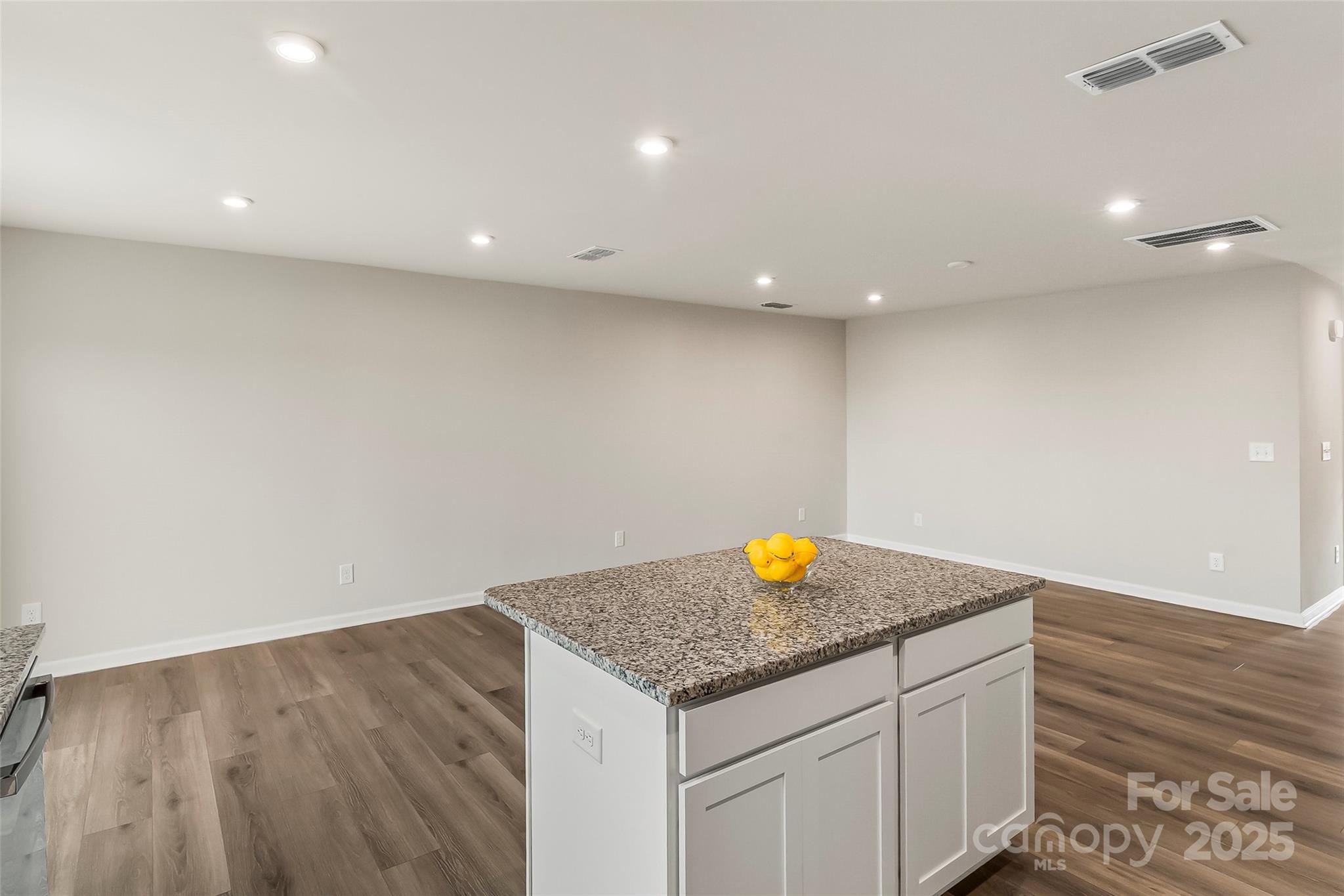 1530 39th Avenue Loop NE